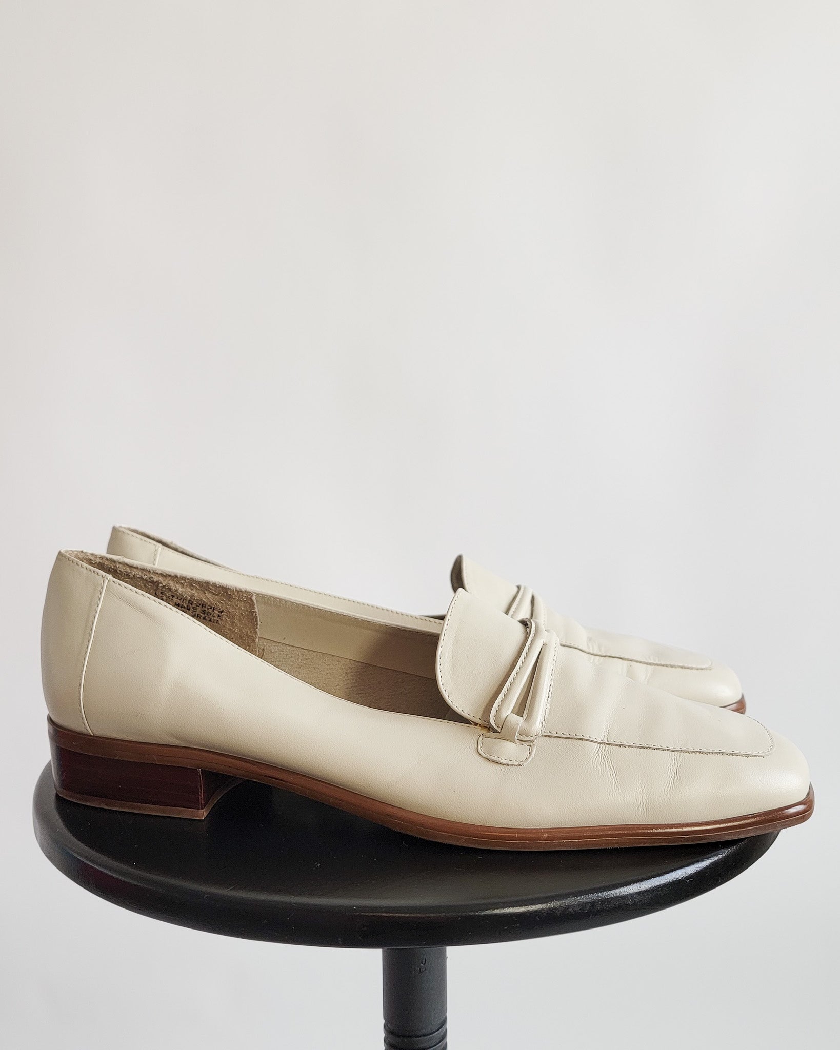 90s Etienne Aigner Cream Leather Loafers Sz 9.5