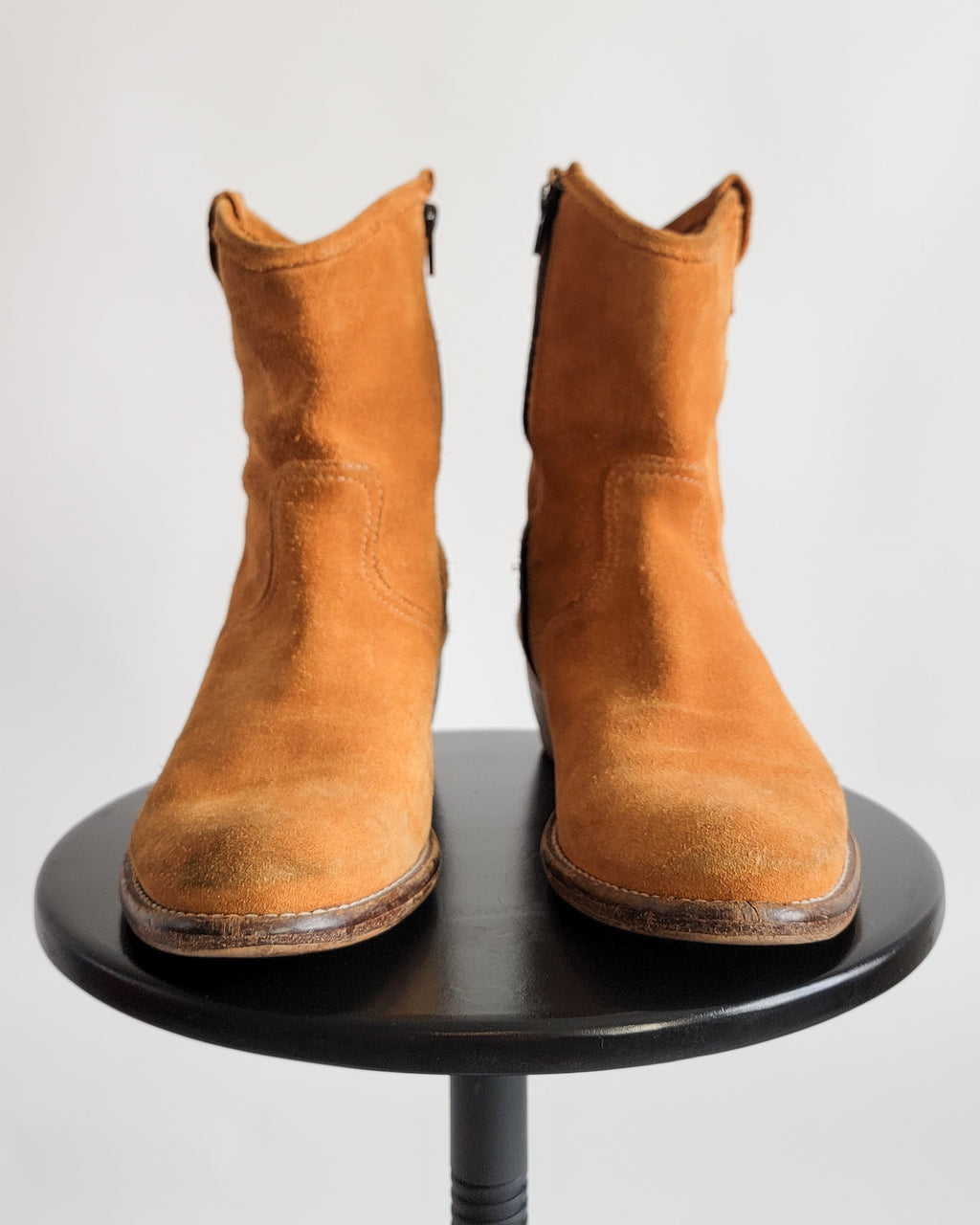 00s Genuine Suede Low Ankle Boots Sz 8.5