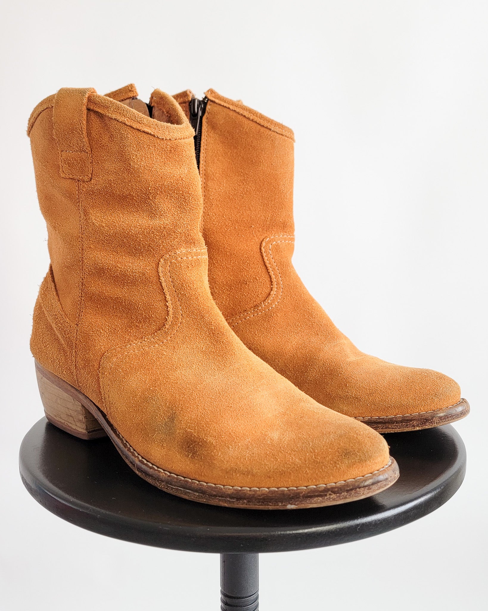 00s Genuine Suede Low Ankle Boots Sz 8.5