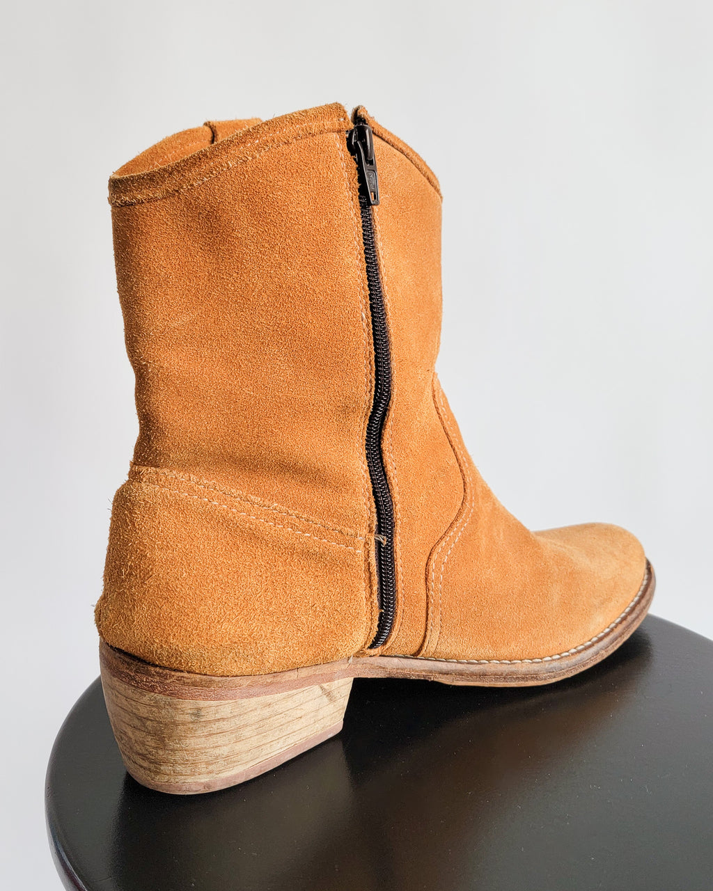 00s Genuine Suede Low Ankle Boots Sz 8.5
