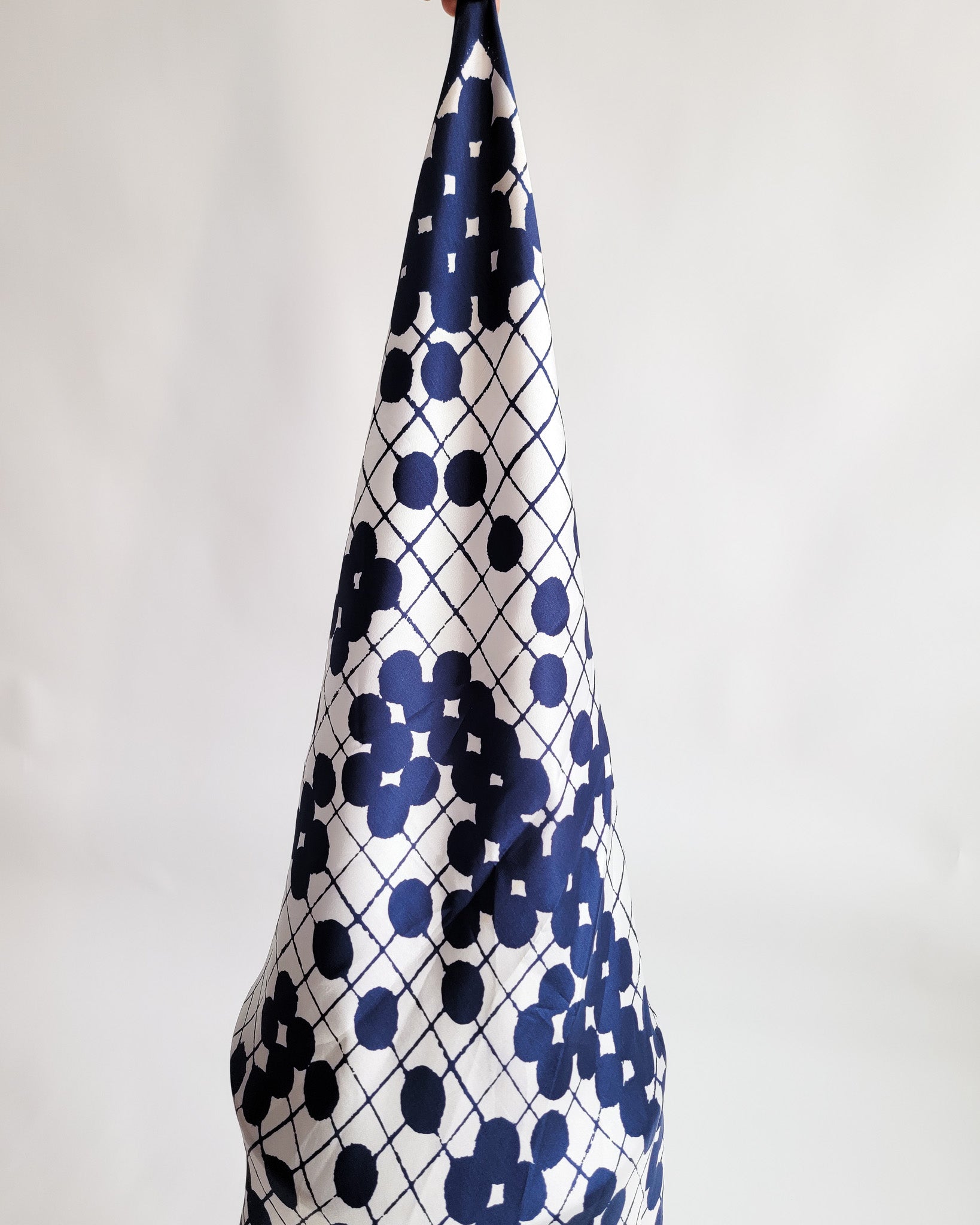 80s Vera Navy White Go Game Scarf