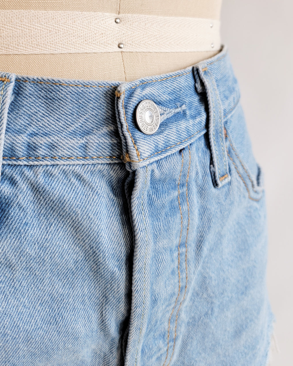 Modern Levi's 501 Denim Cut Off Shorts 29.5"W