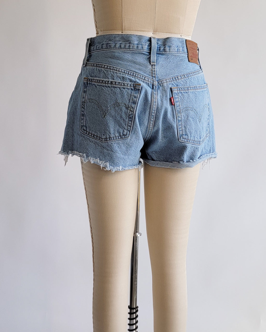 Modern Levi's 501 Denim Cut Off Shorts 29.5"W