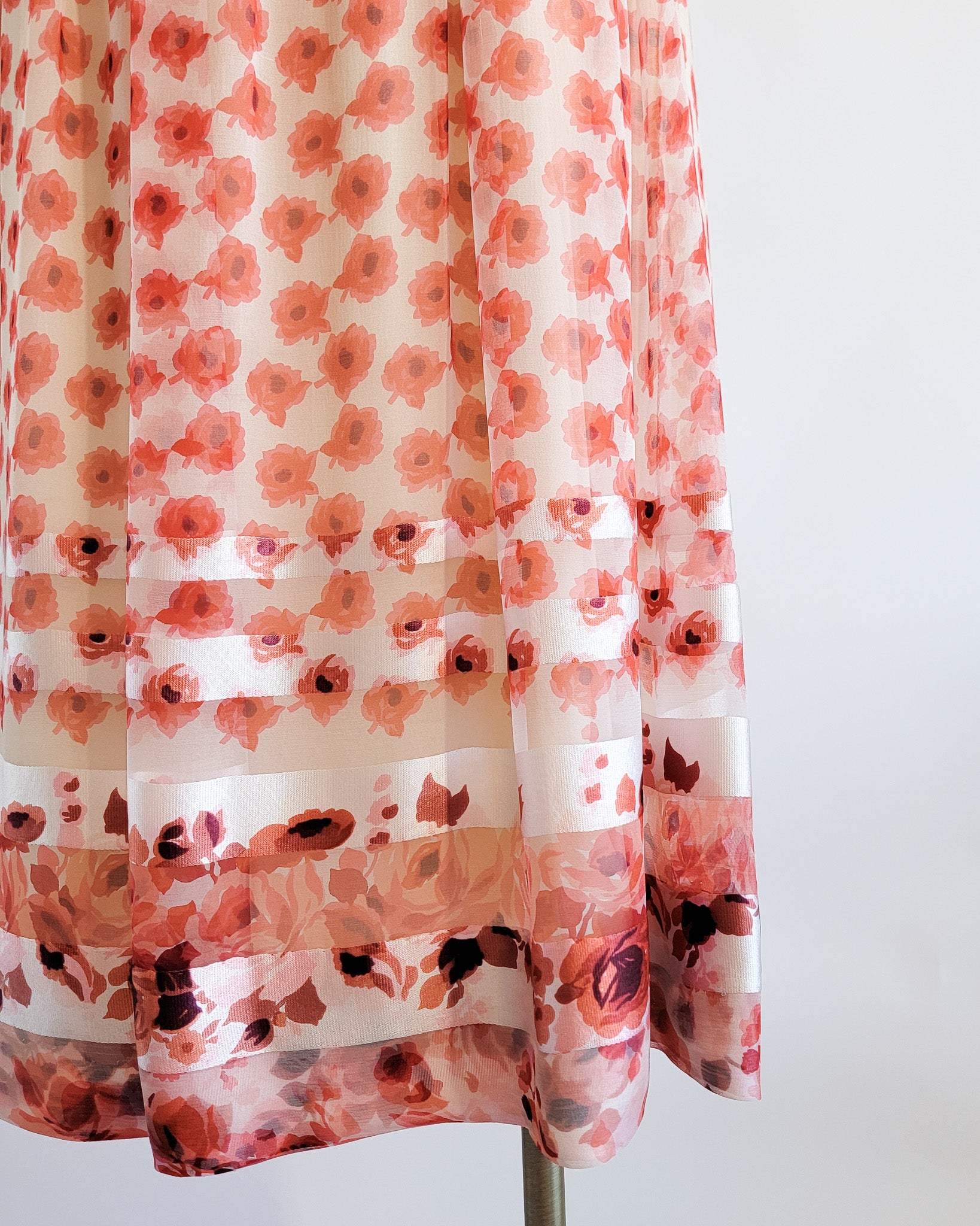 70s Red Roses Silk Chiffon Banded Dress w Velvet Belt & Ruffled Collar