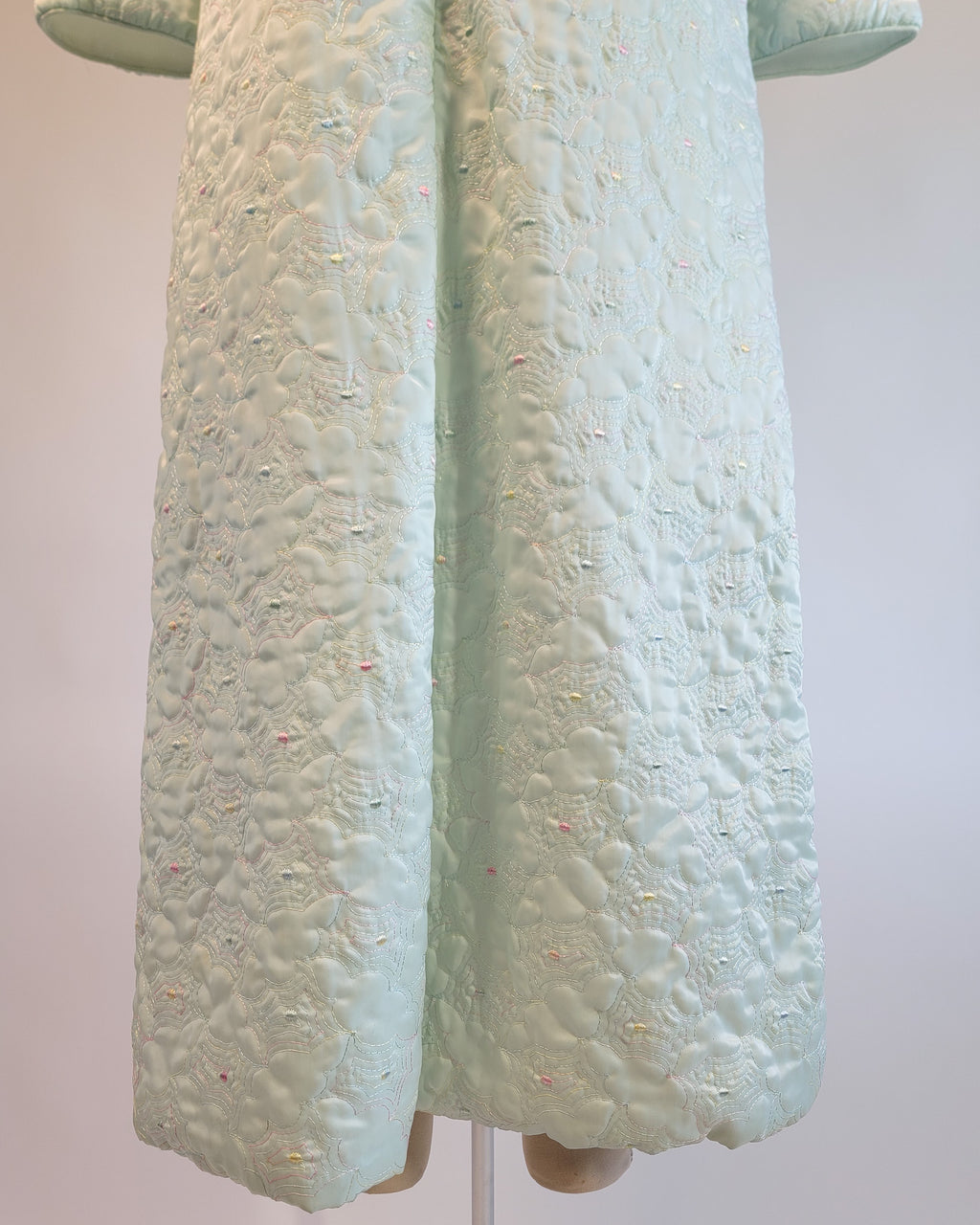 50s Odette Barsa Rainbow Spider Web Embroidered Quilted Robe