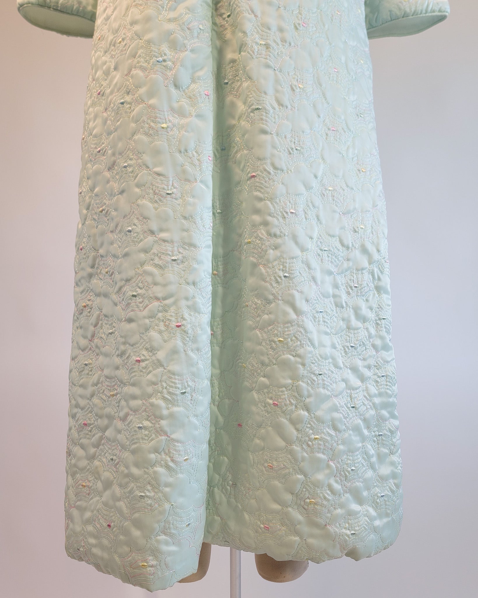 50s Odette Barsa Rainbow Spider Web Embroidered Quilted Robe