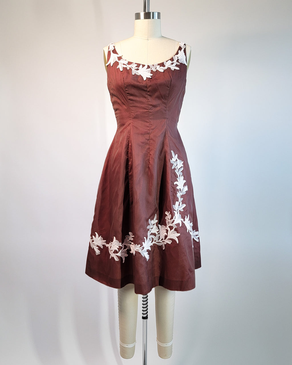 50s Brown Floral Appliqué Scoop Neck Cocktail Dress