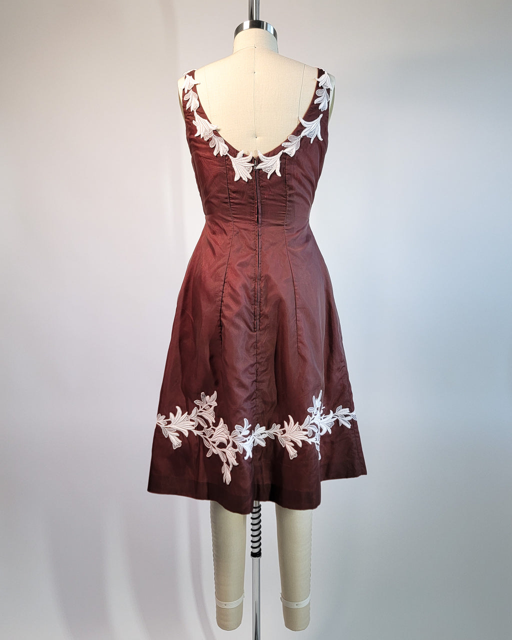 50s Brown Floral Appliqué Scoop Neck Cocktail Dress