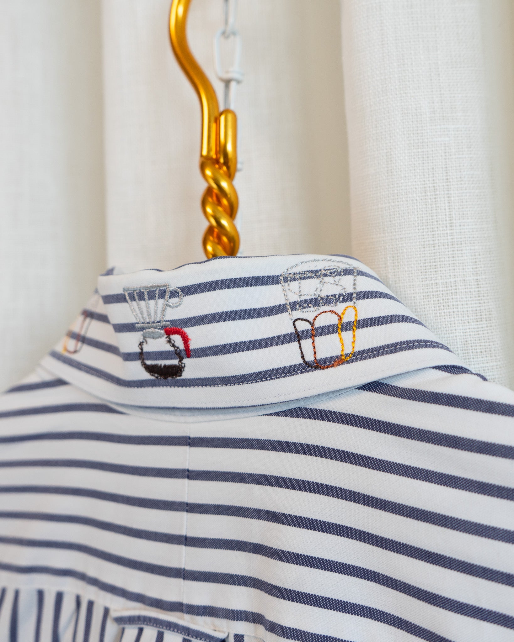 90s "Coffee Club" Embroidered Collar Blue White Striped Button Down Shirt