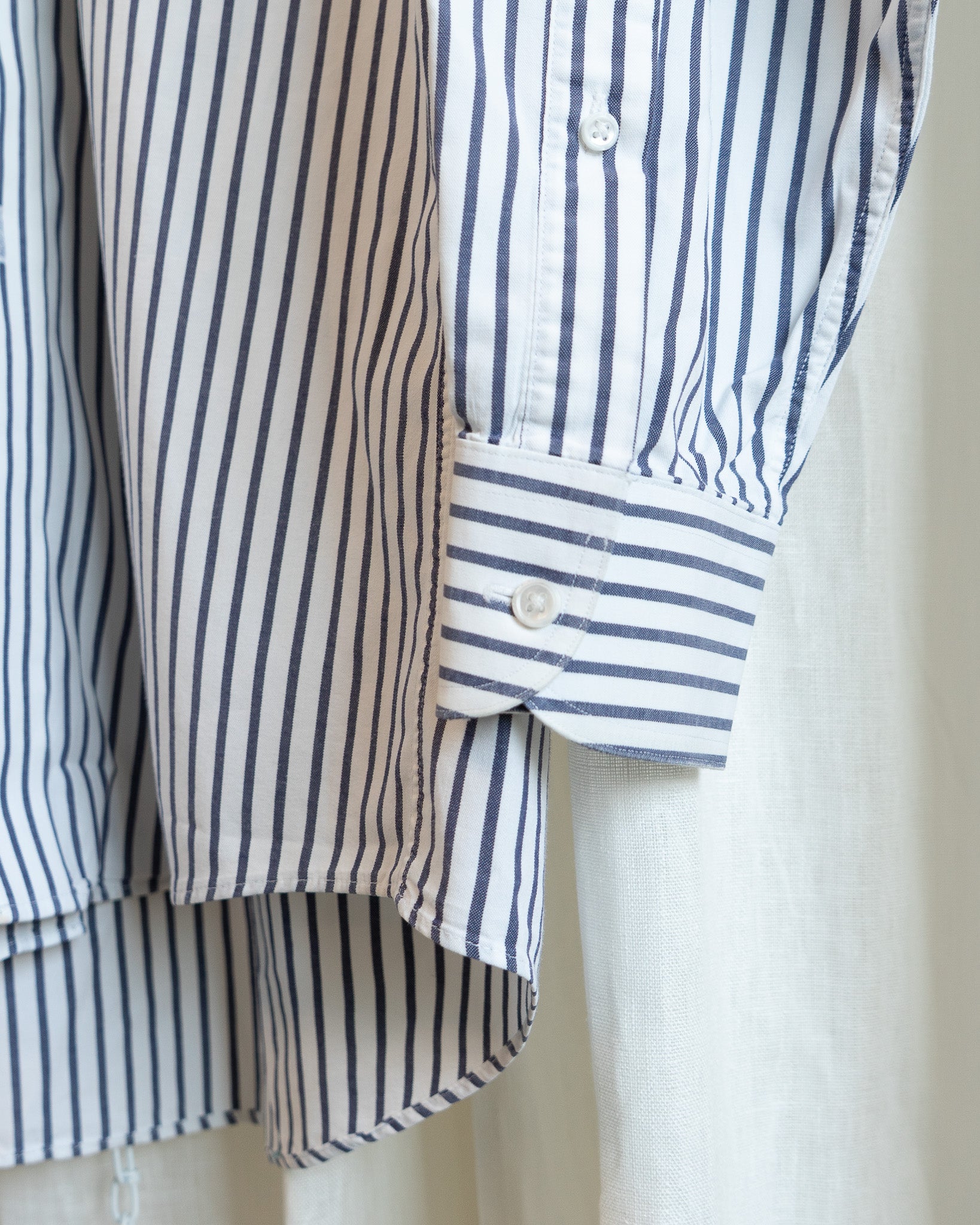 90s "Coffee Club" Embroidered Collar Blue White Striped Button Down Shirt