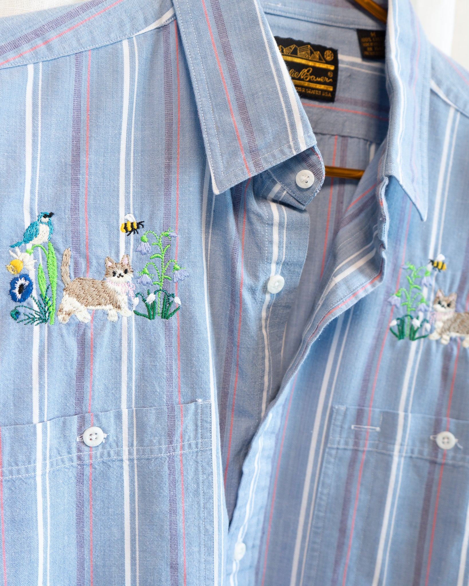 90s "Frolicking Cat in Garden" Eddie Bauer Embroidered Striped Blue Shirt