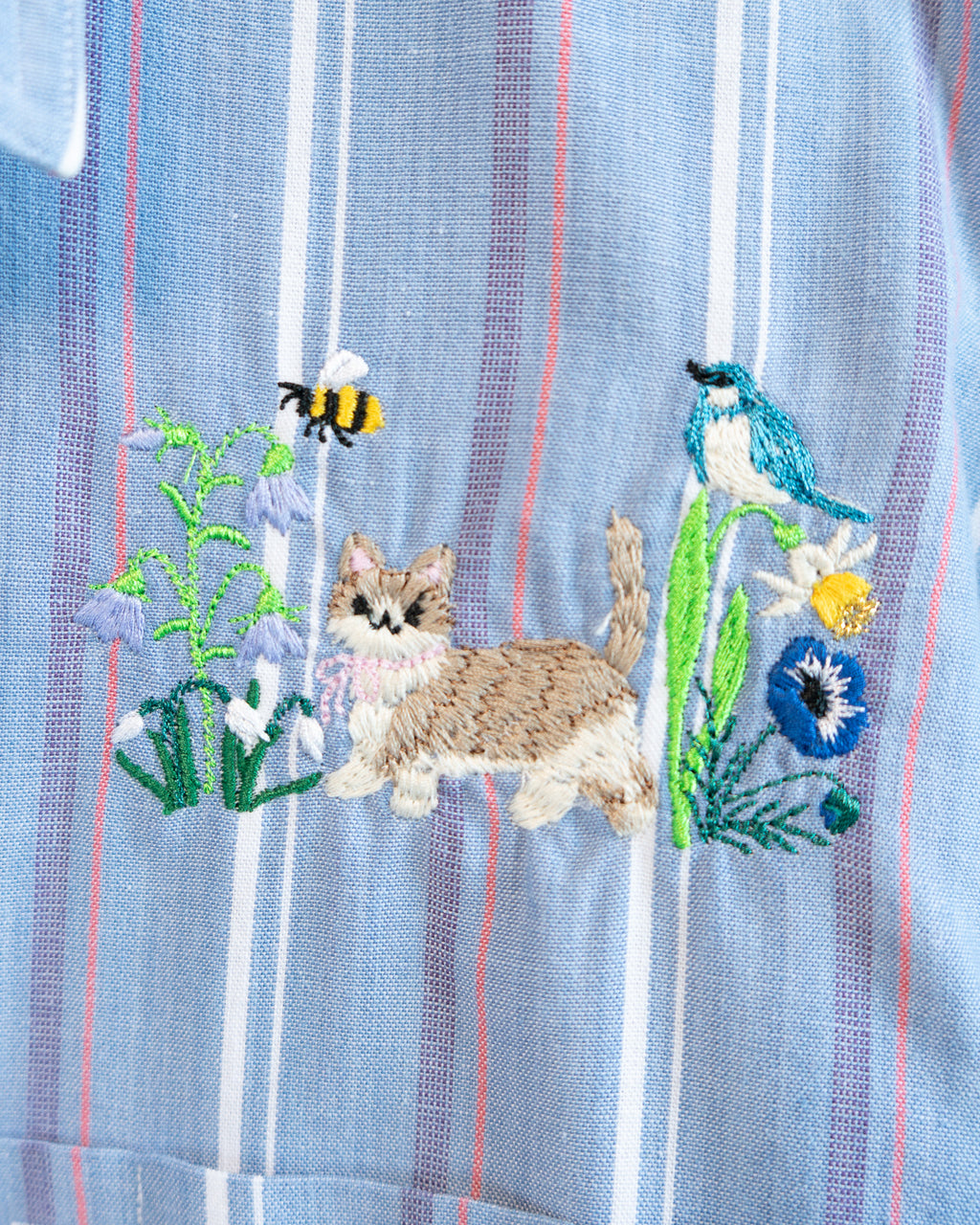 90s "Frolicking Cat in Garden" Eddie Bauer Embroidered Striped Blue Shirt
