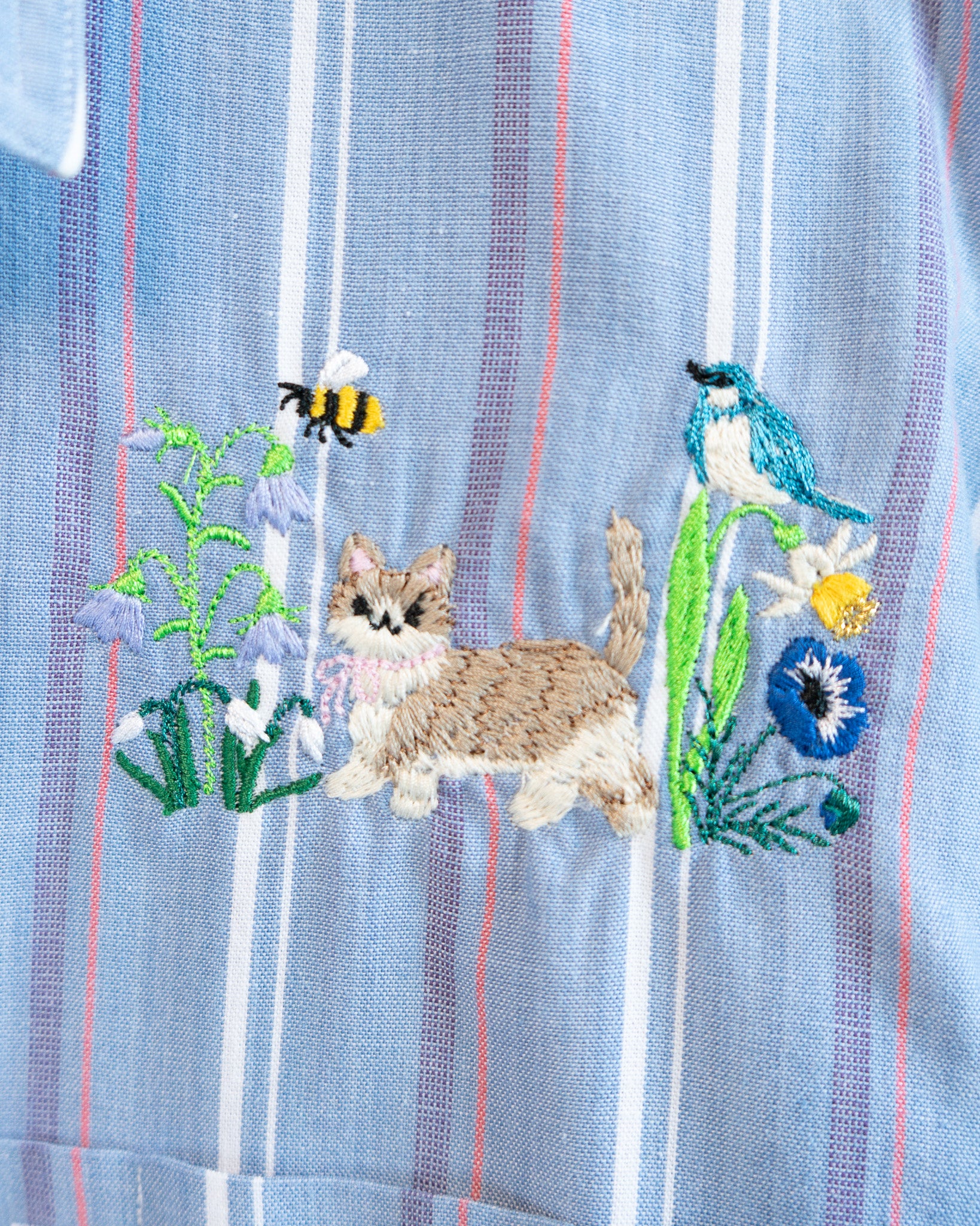 90s "Frolicking Cat in Garden" Eddie Bauer Embroidered Striped Blue Shirt
