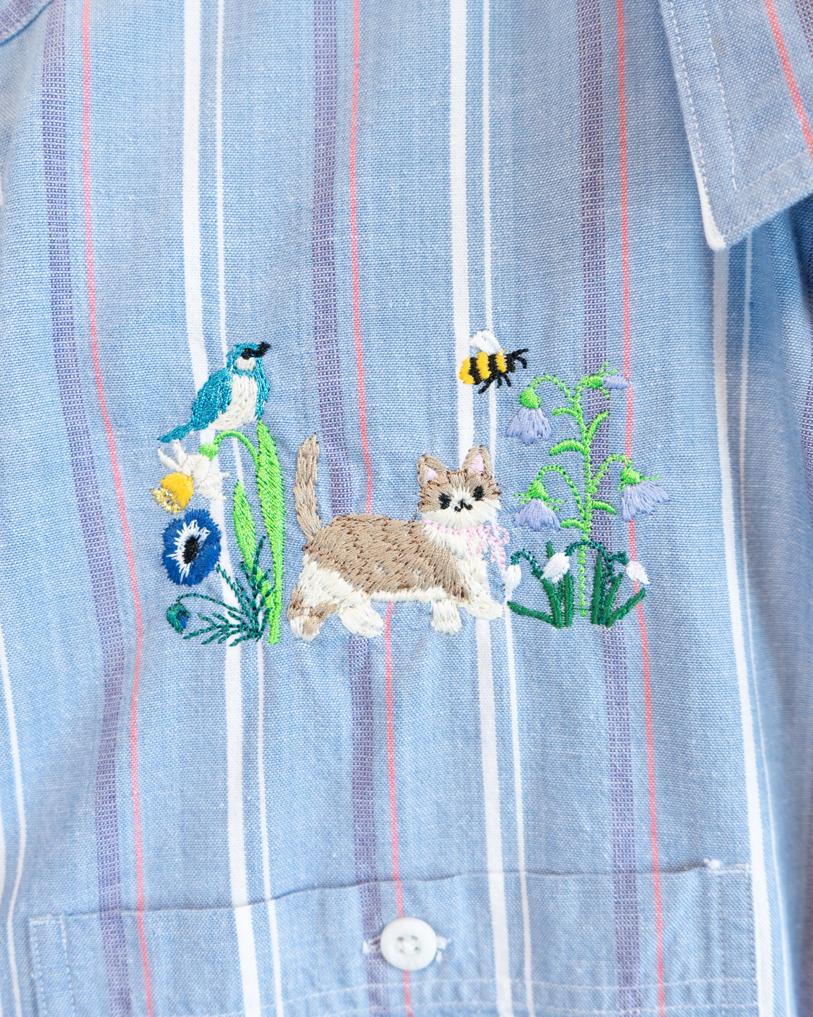 90s "Frolicking Cat in Garden" Eddie Bauer Embroidered Striped Blue Shirt