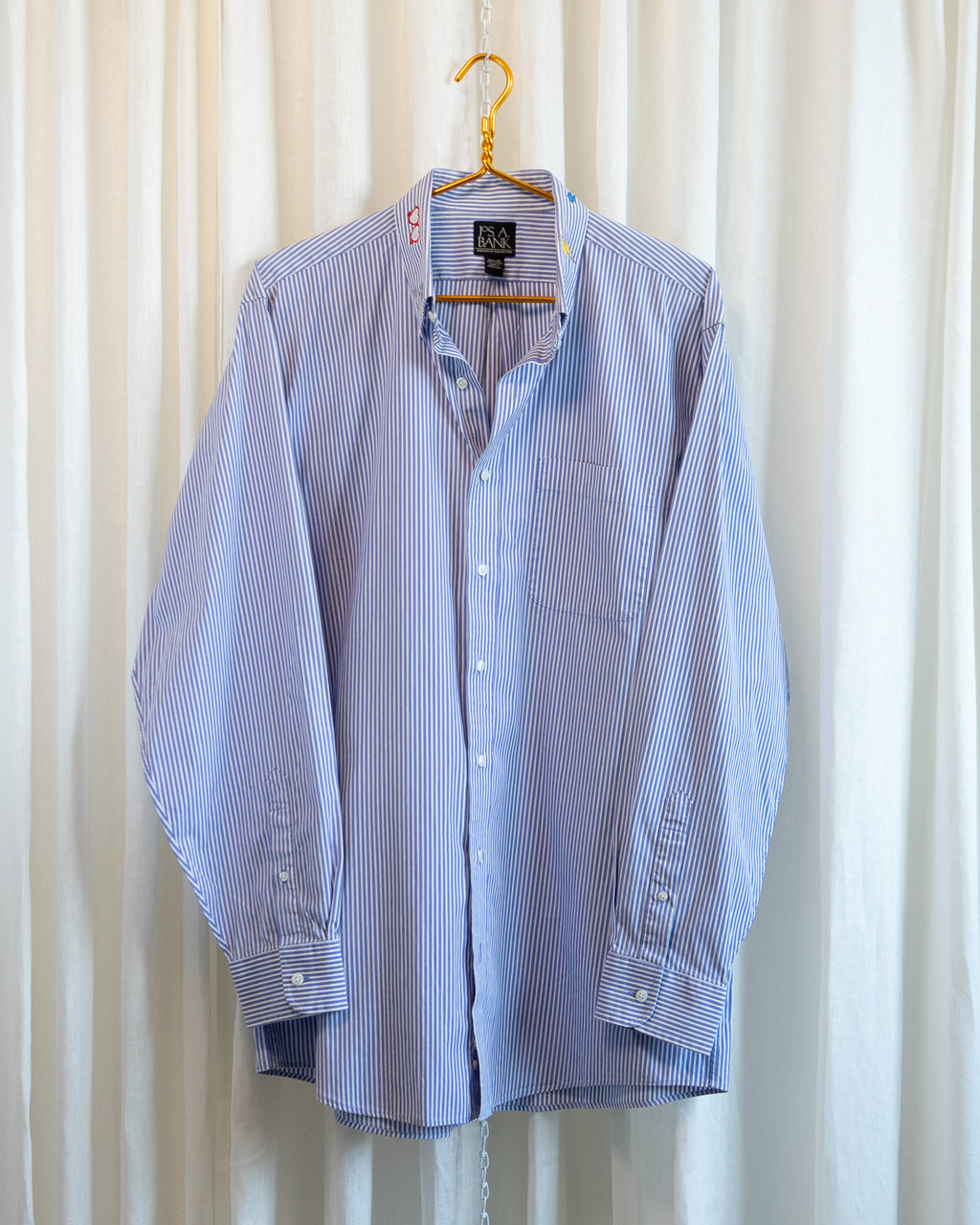 00s "Art Scene" Embroidered Jos A Bank Light Blue Stripes Button Down Shirt