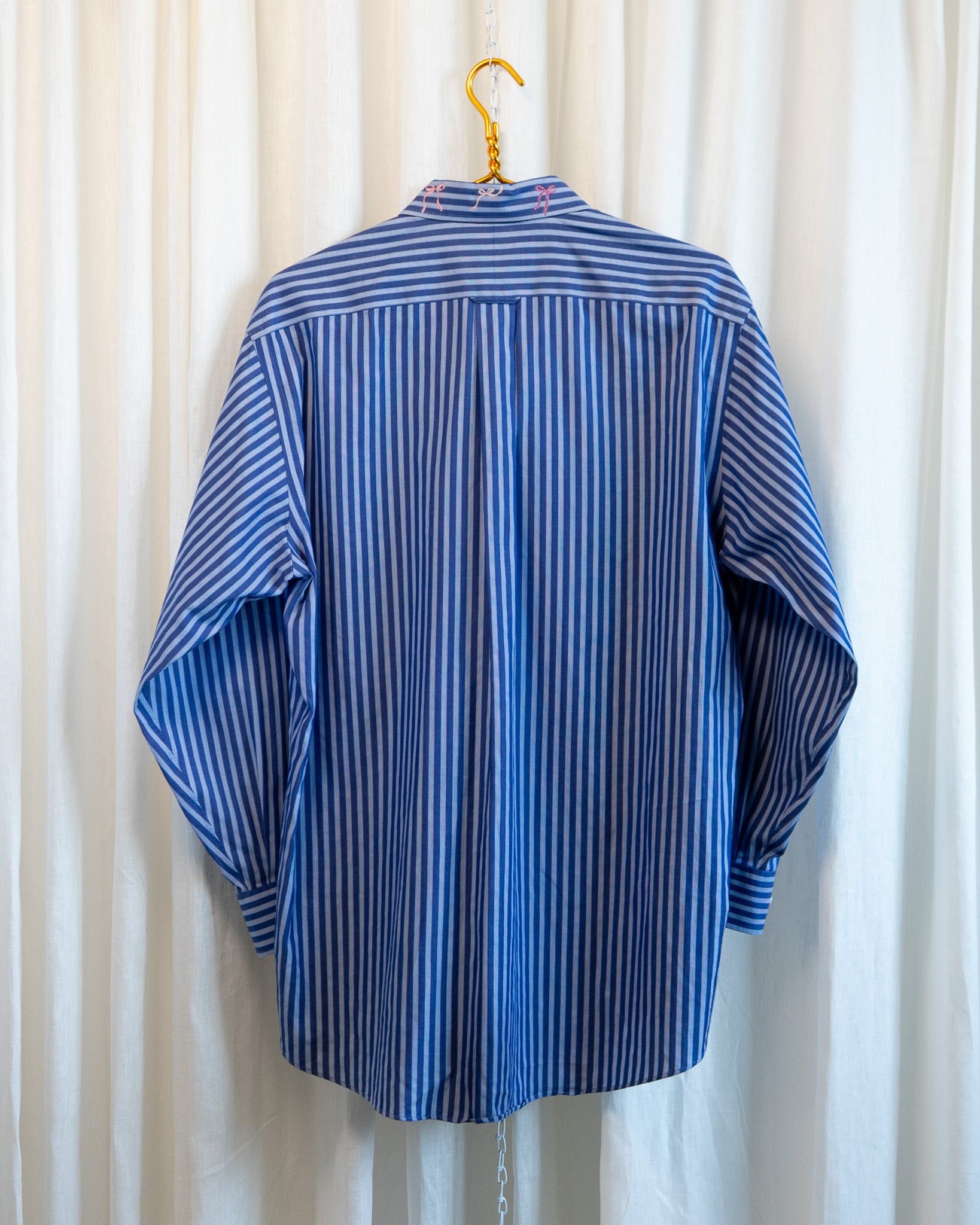 Modern "Pretty Bows" Embroidered Collar Blue Striped LS Shirt