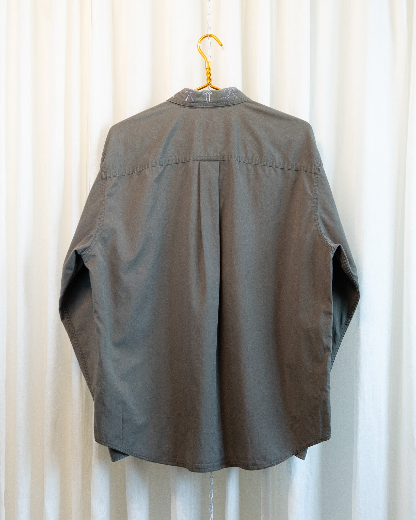 Modern "Bows" Embroidered Eddie Bauer Olive Button Down Shirt