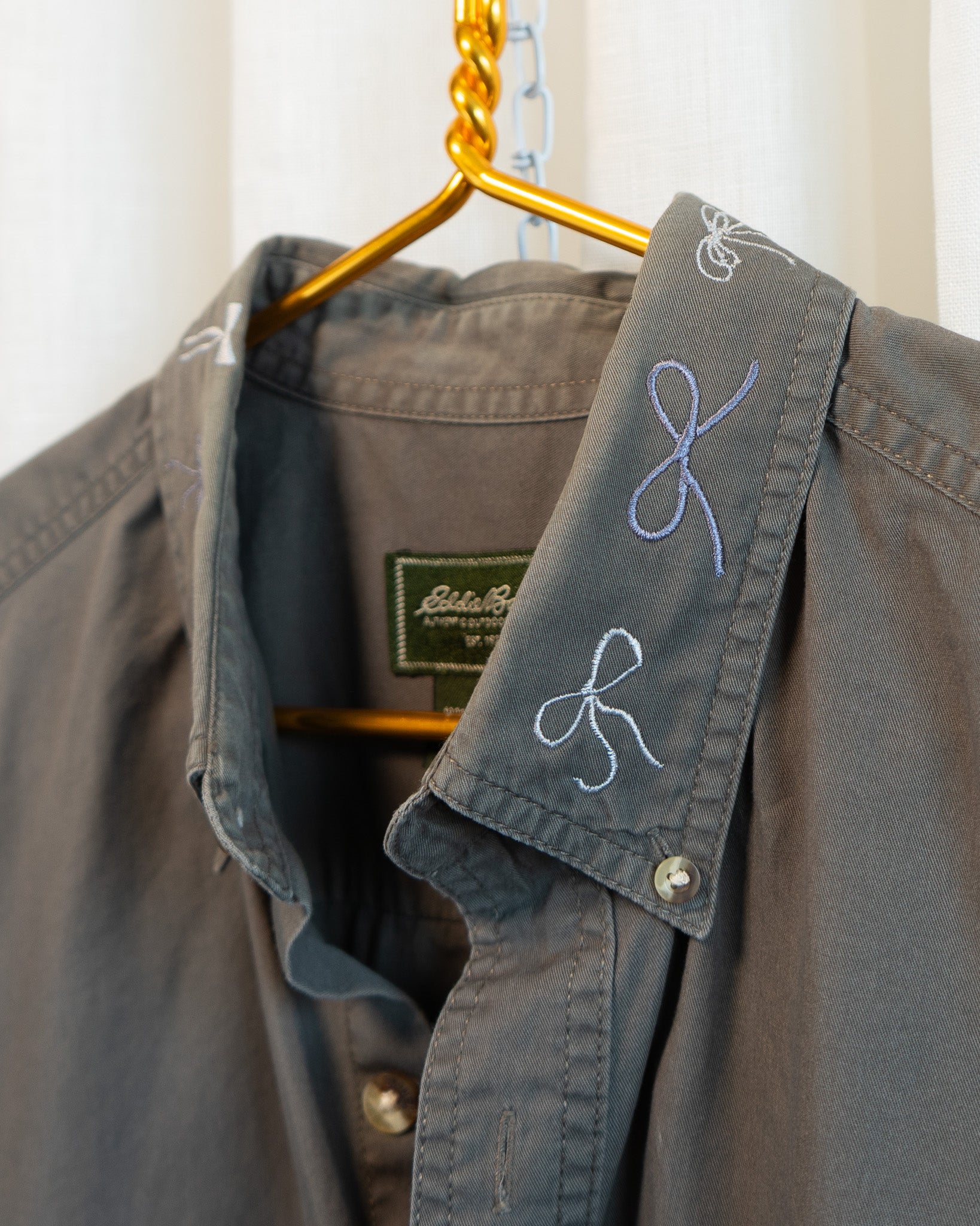 Modern "Bows" Embroidered Eddie Bauer Olive Button Down Shirt