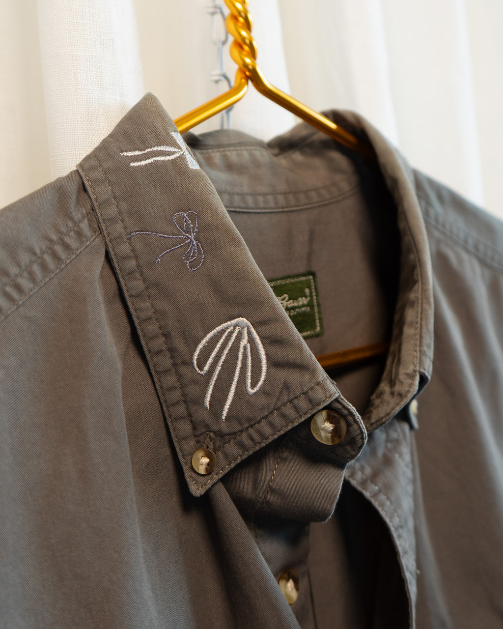 Modern "Bows" Embroidered Eddie Bauer Olive Button Down Shirt
