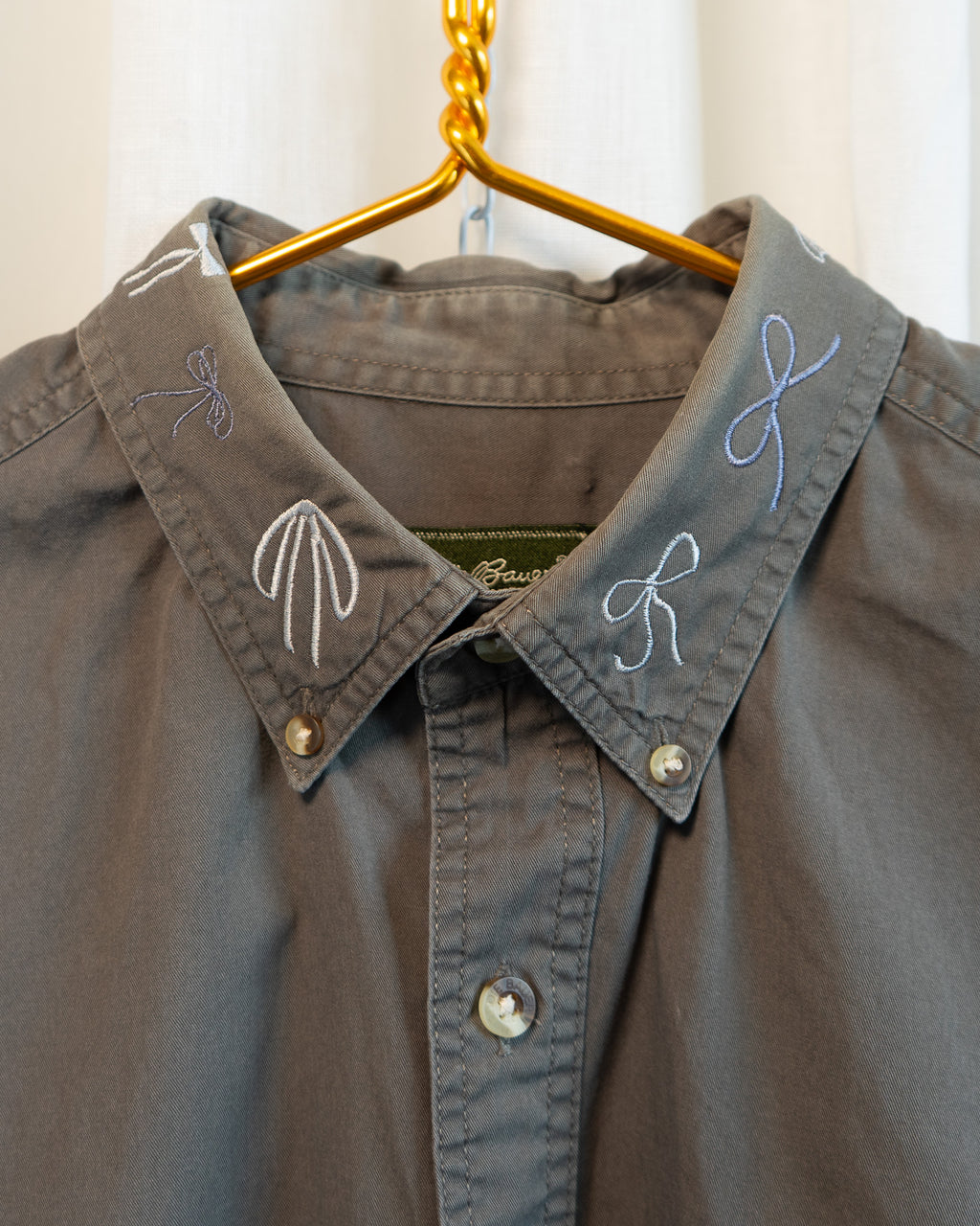 Modern "Bows" Embroidered Eddie Bauer Olive Button Down Shirt