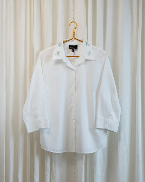 00s "Lined Bows" Embroidered Crisp White 3/4 Sleeve Shirt