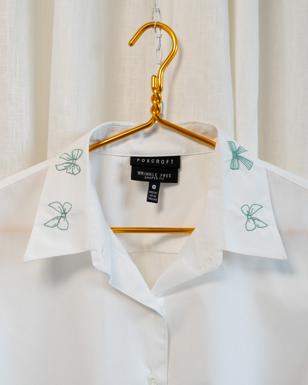 00s "Lined Bows" Embroidered Crisp White 3/4 Sleeve Shirt