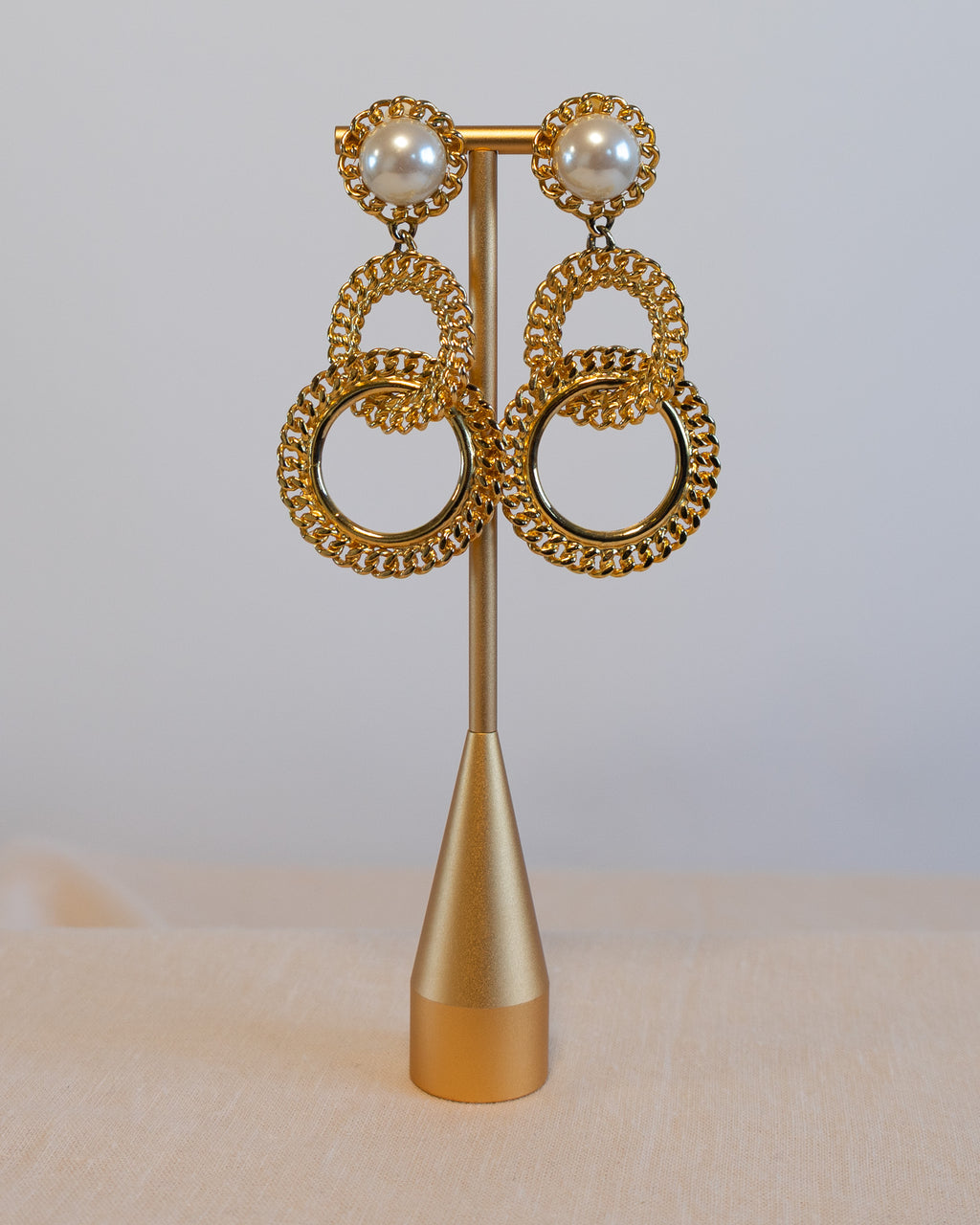 80s Carolee Pearl Brass Interlocking Chain Drop Clip-on Earrings