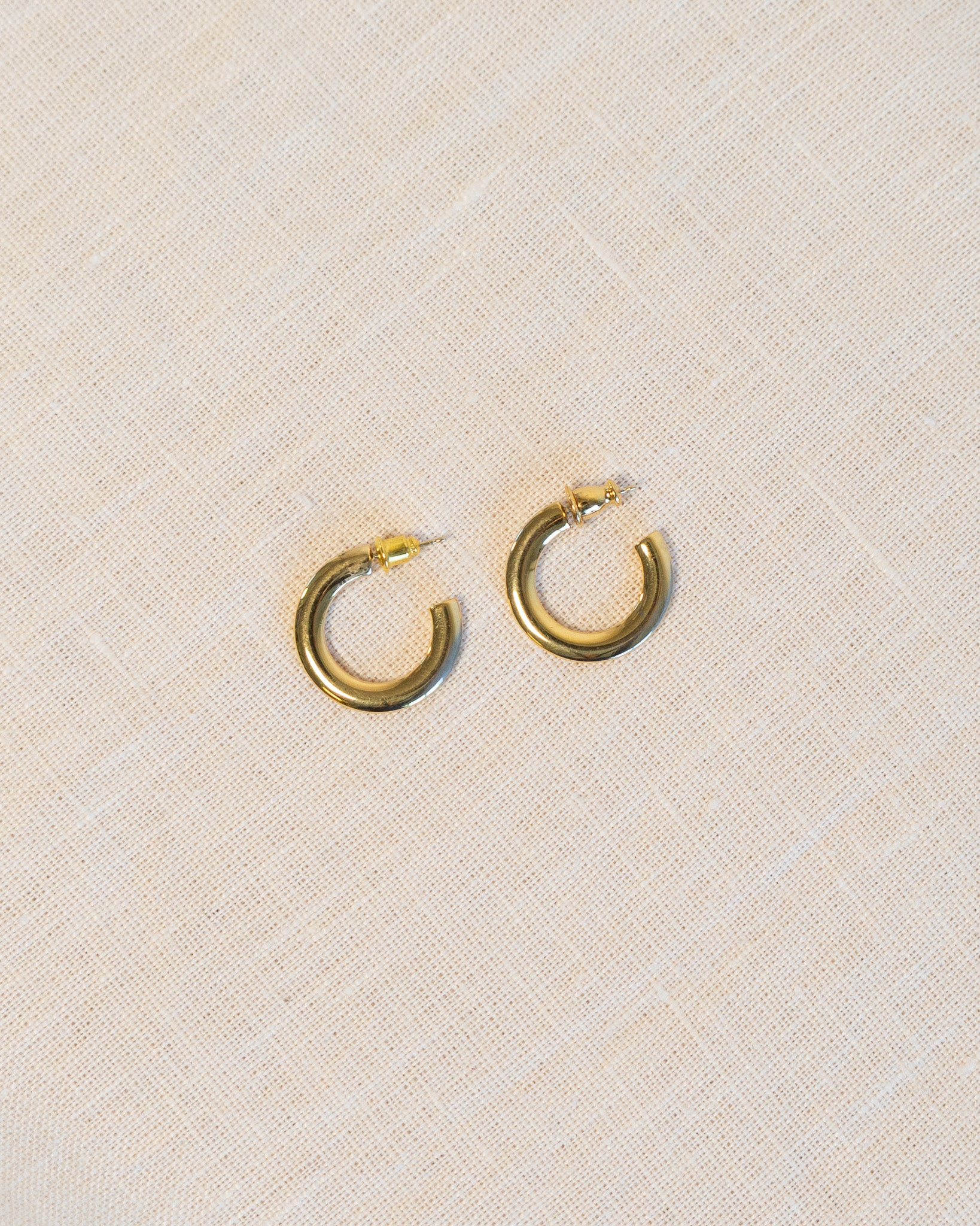 90s Flat Open Hoop Med Earrings