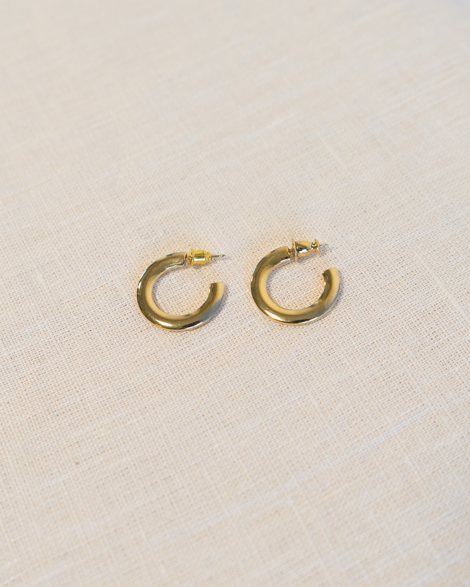 90s Flat Open Hoop Med Earrings