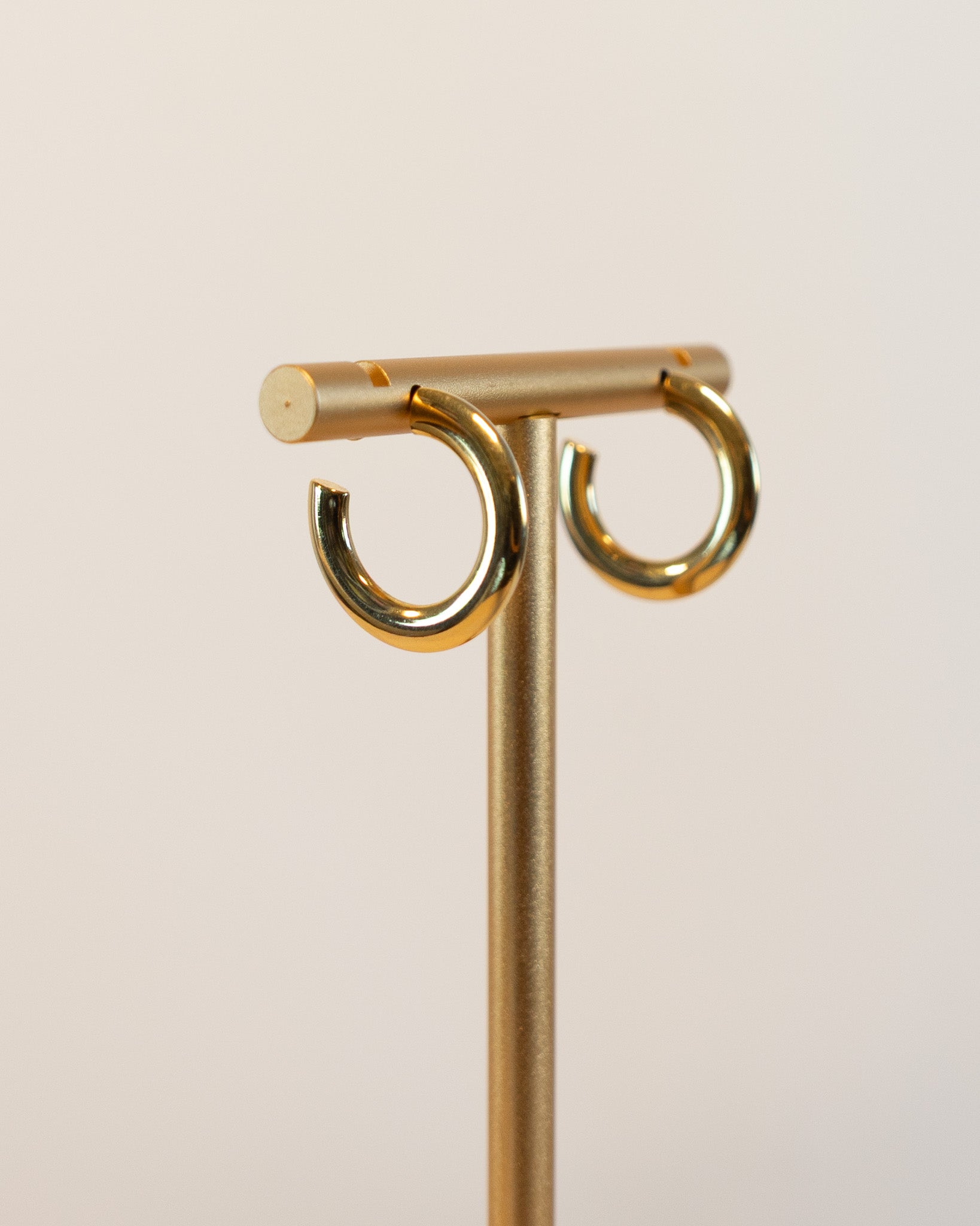 90s Flat Open Hoop Med Earrings