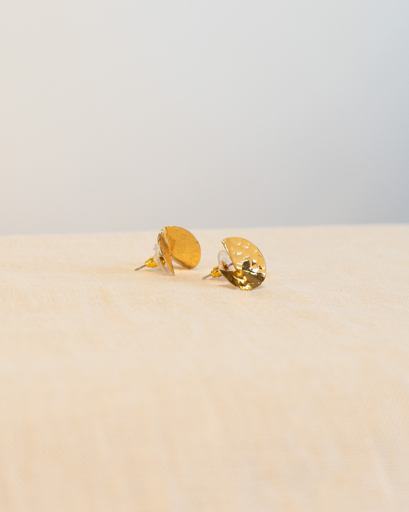 90s Hammered Gold Plated Small Twist Earrings
