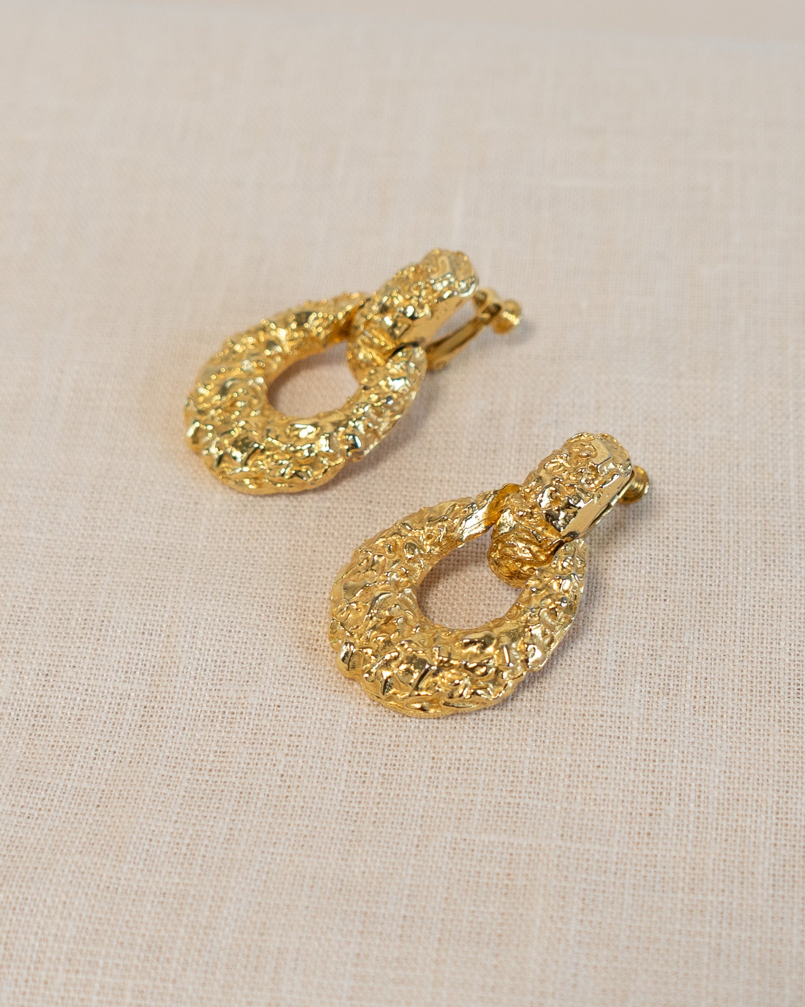 80s Gold Plated Nugget Knocker Screw Back Clip-on Earrings