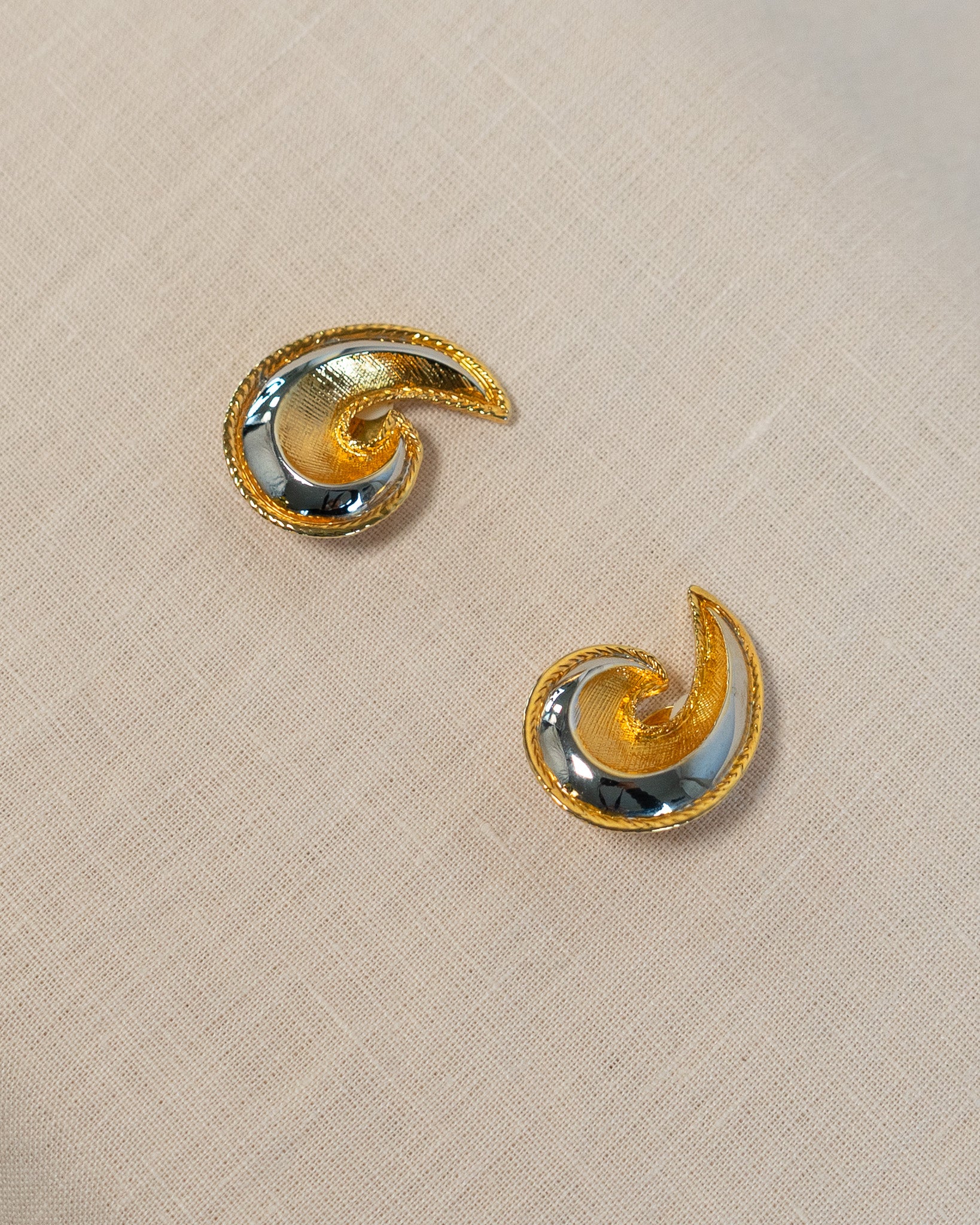 80s Brass Silver Western Book Matched Clip-on Earrings
