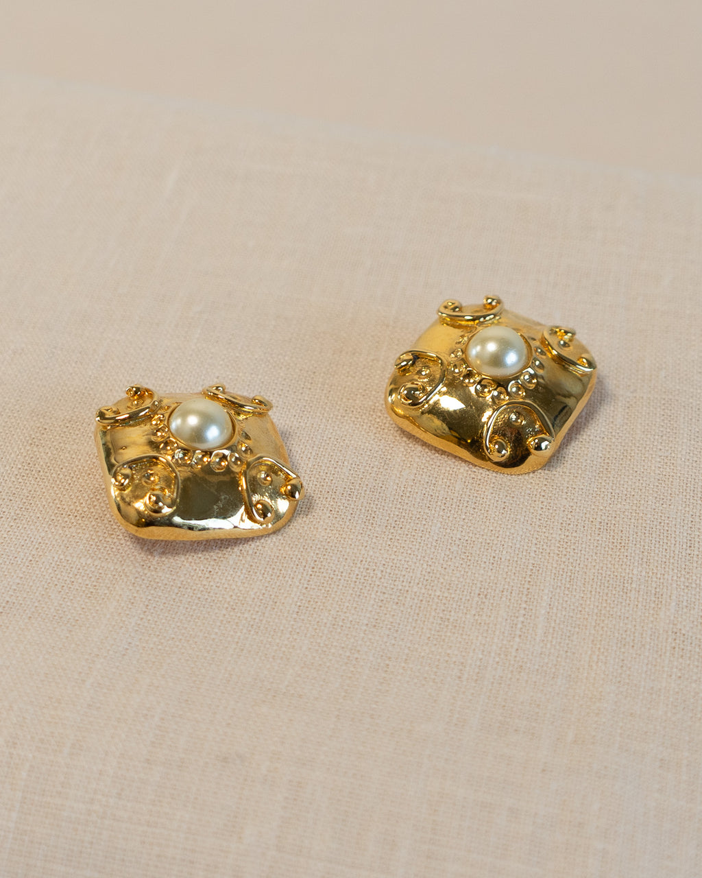 80s Gold Plated Pearl Square Clip-on Earrings