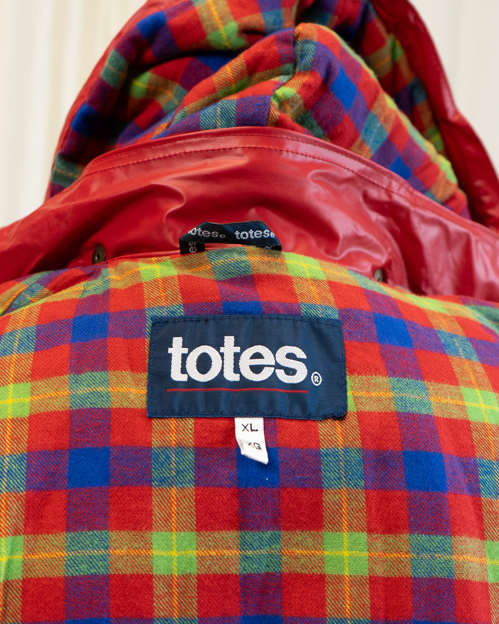 90s Totes Red Nylon Rain Jacket w Plaid Cotton Lining