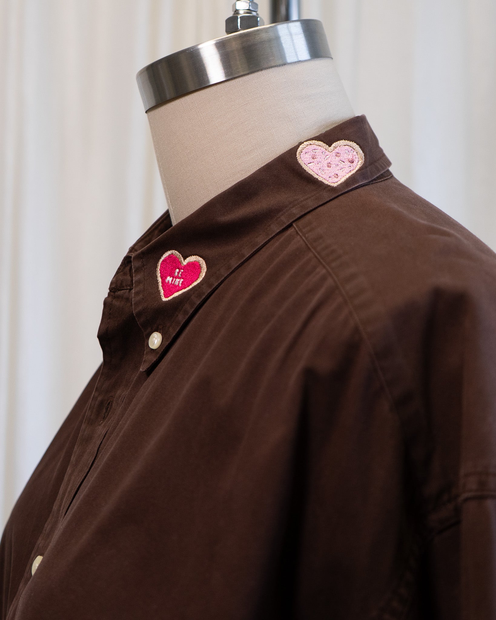 00s "Valentine's Cookie" Embroidered Eddie Bauer Brown Button Down Shirt