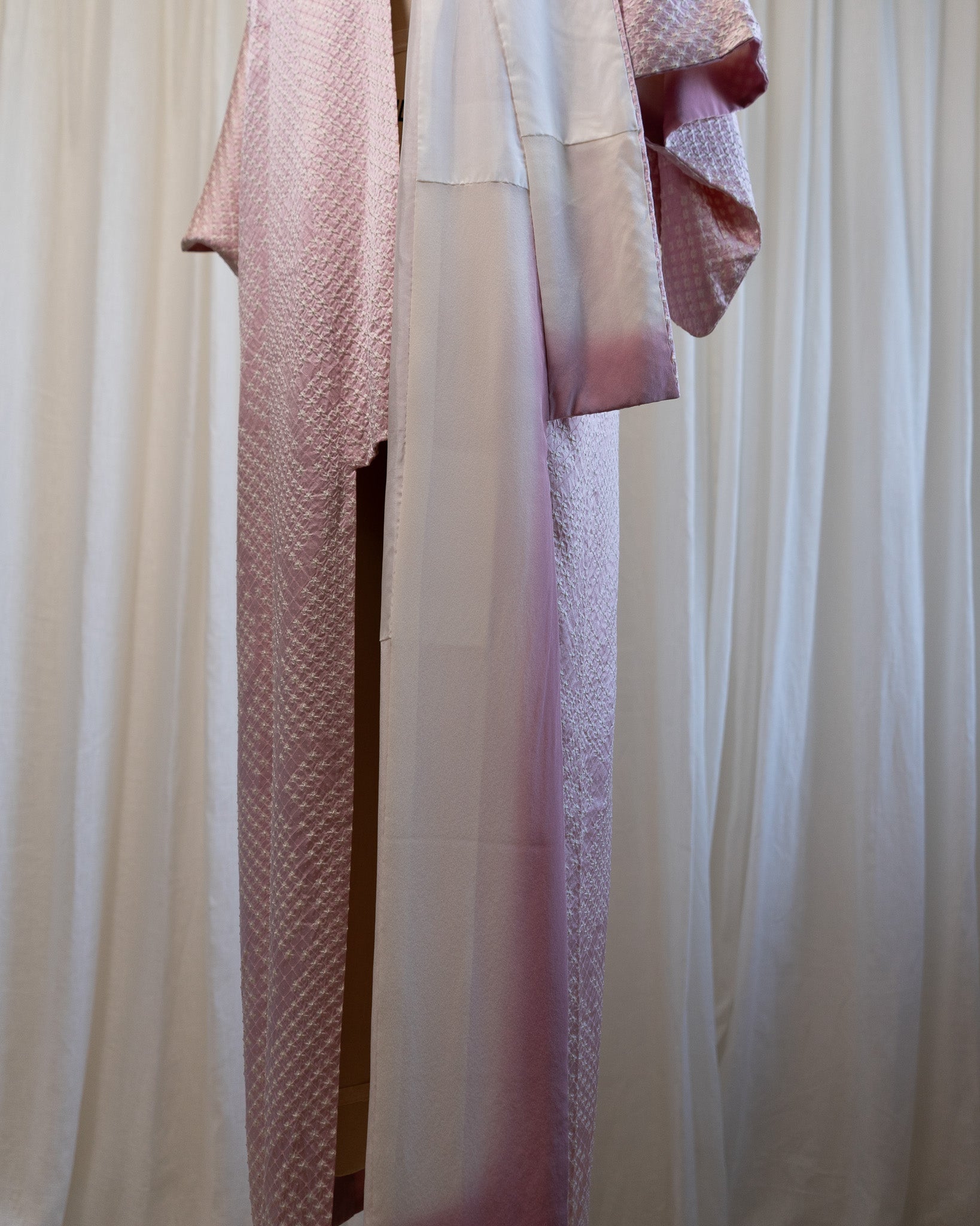 70s Pink Silk Shibori Fully Lined Kimono