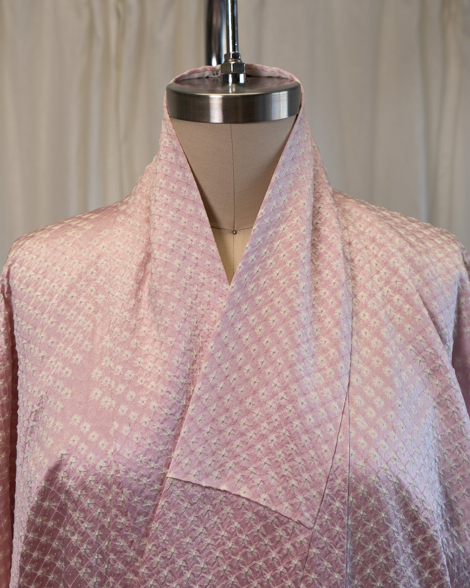 70s Pink Silk Shibori Fully Lined Kimono