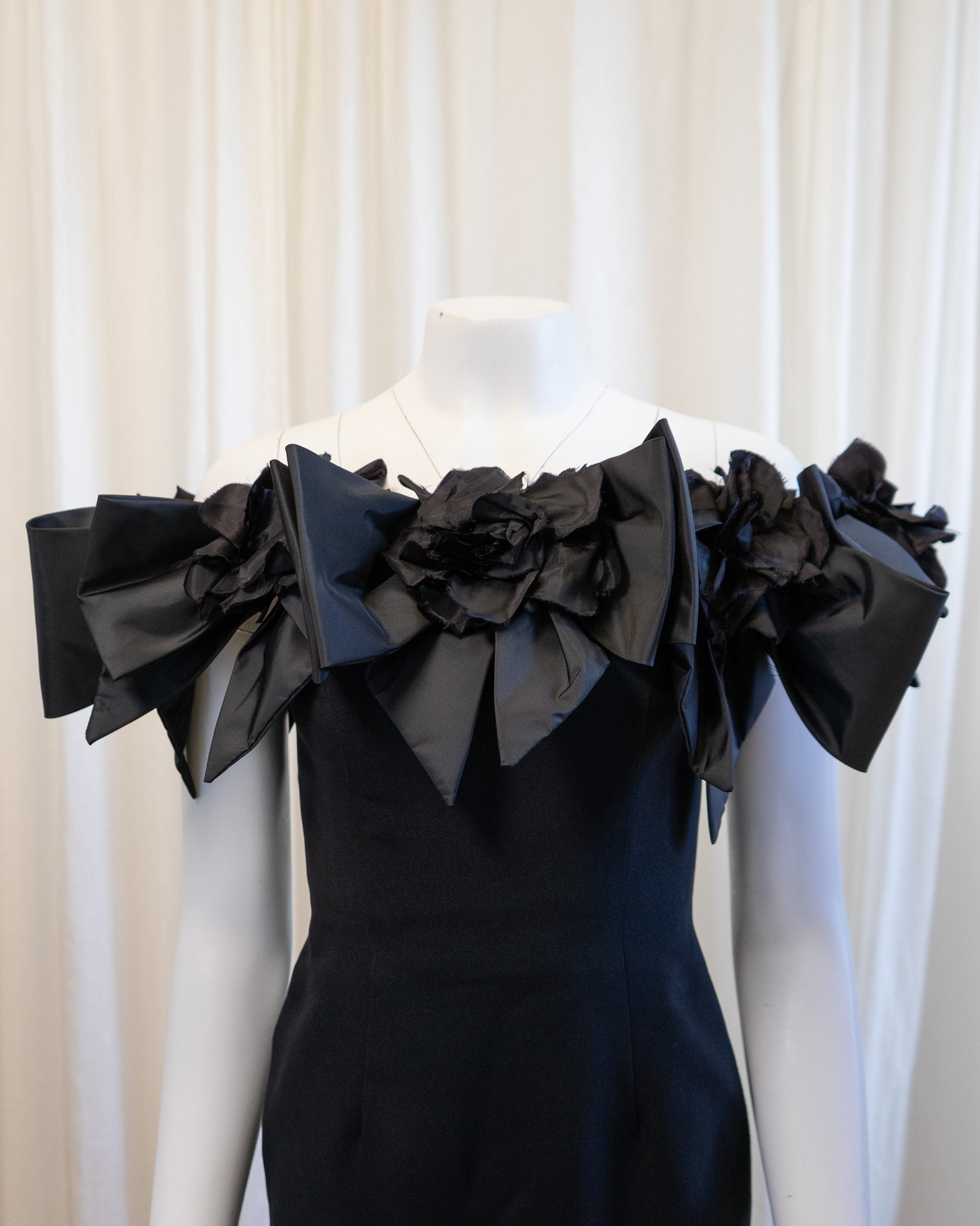 80s Victor Costa Bergdorf Goodman Black Roses & Bows Mini Dress