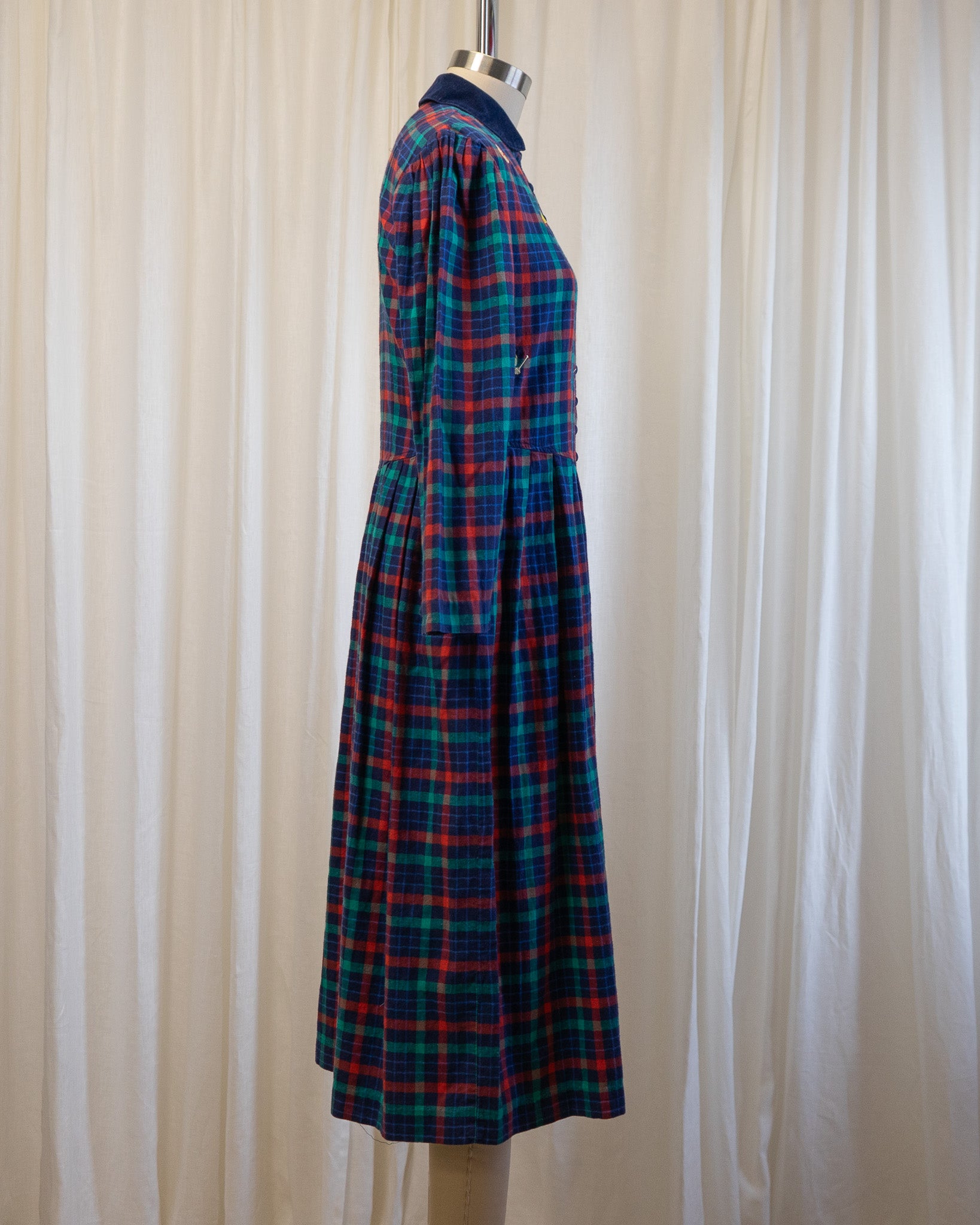 00s "Farmer's Market" Embroidered Eddie Bauer Plaid & Corduroy Dress