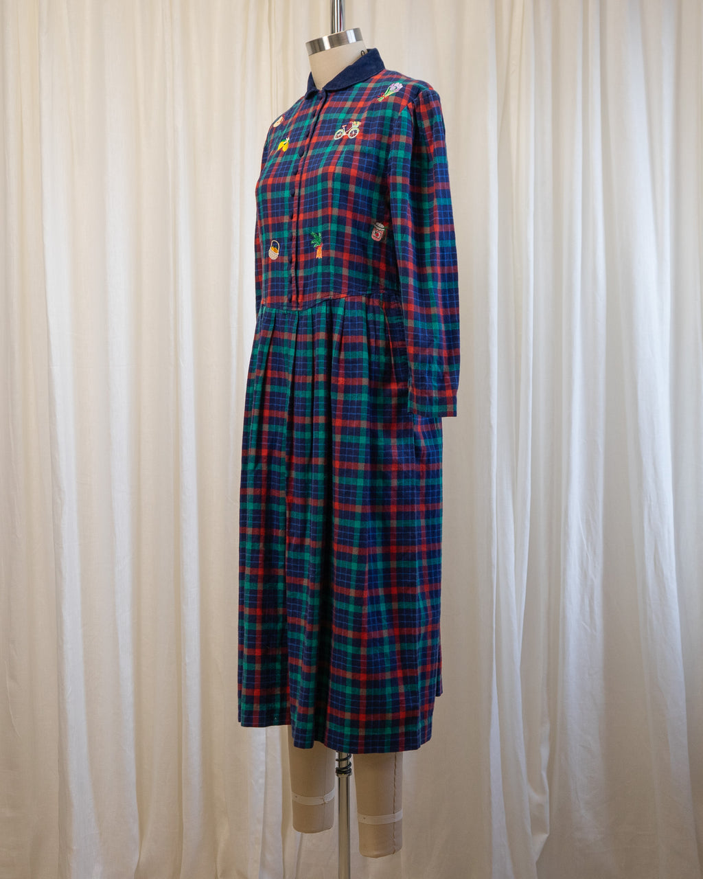 00s "Farmer's Market" Embroidered Eddie Bauer Plaid & Corduroy Dress