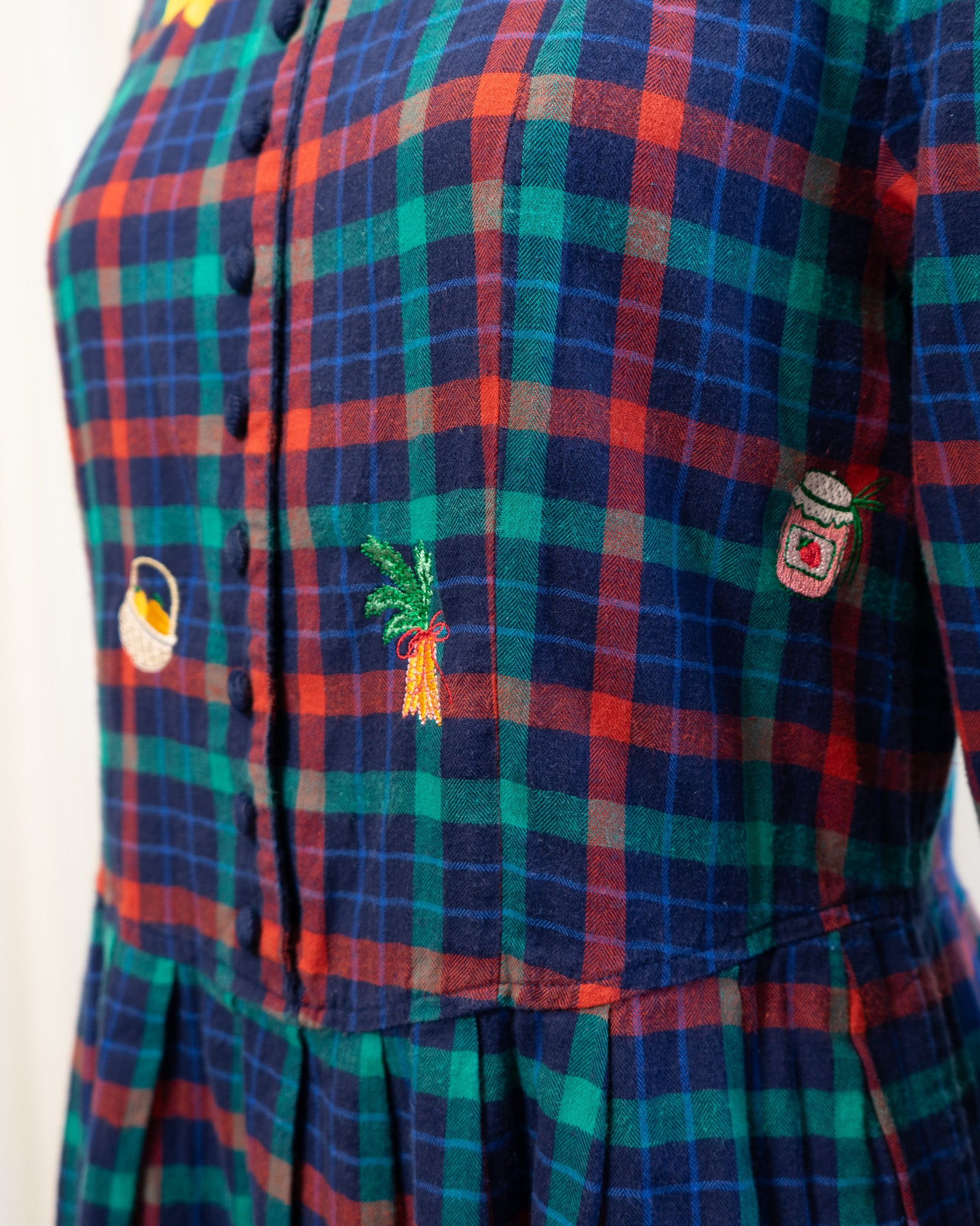 00s "Farmer's Market" Embroidered Eddie Bauer Plaid & Corduroy Dress