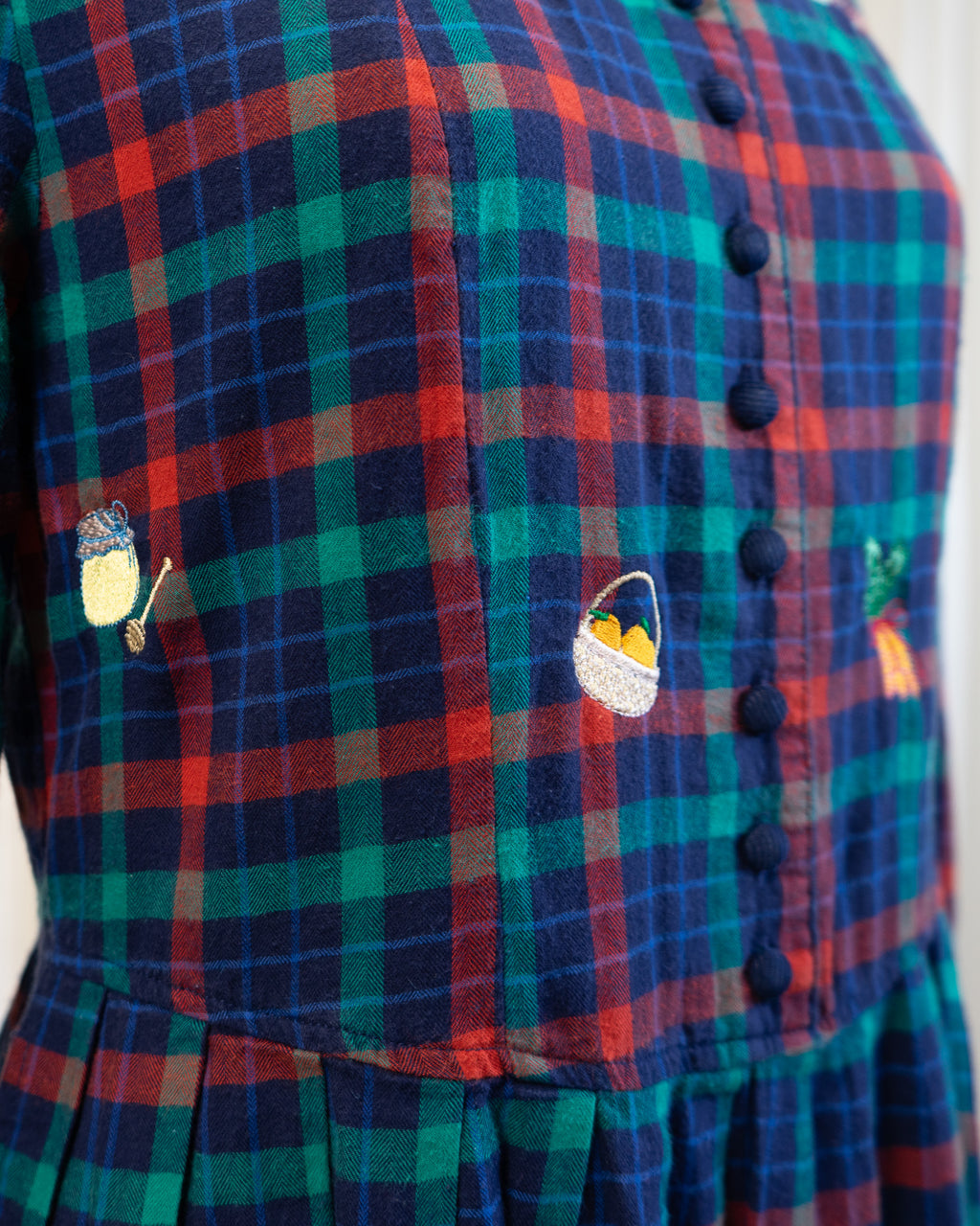 00s "Farmer's Market" Embroidered Eddie Bauer Plaid & Corduroy Dress