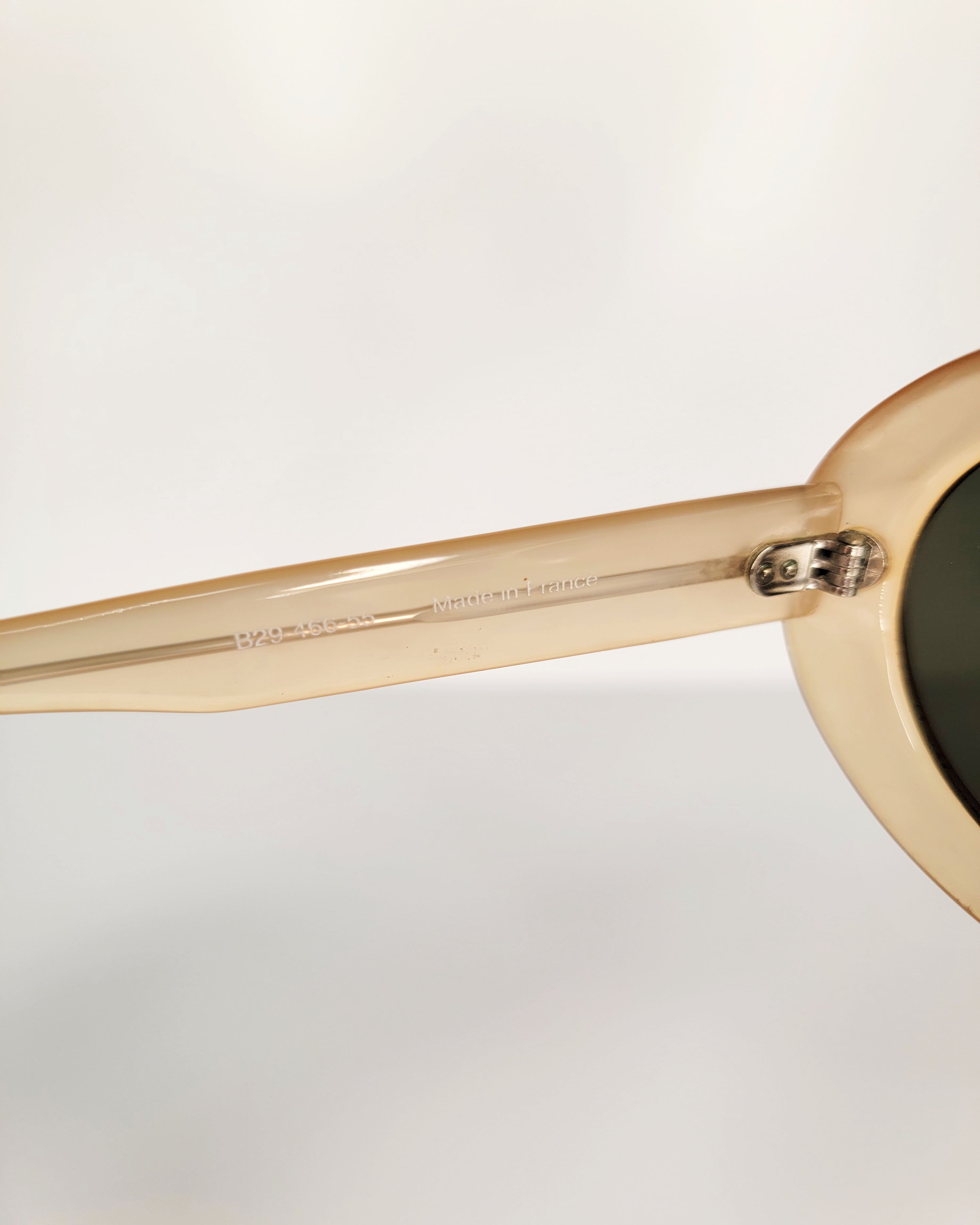 1990s Ellen Tracy Retro Rounded Sunglasses