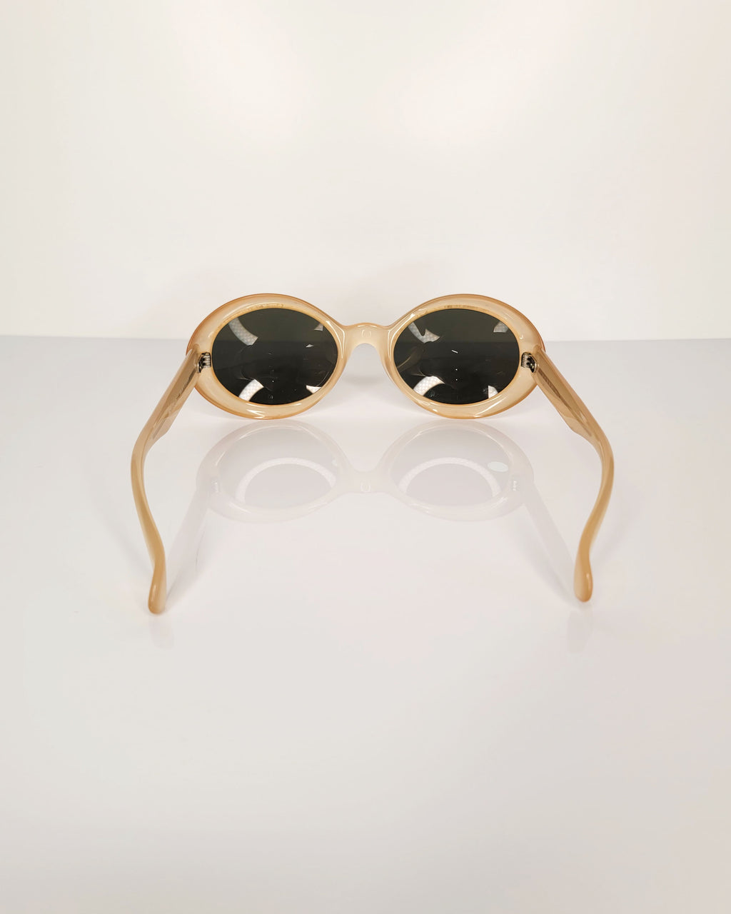 1990s Ellen Tracy Retro Rounded Sunglasses