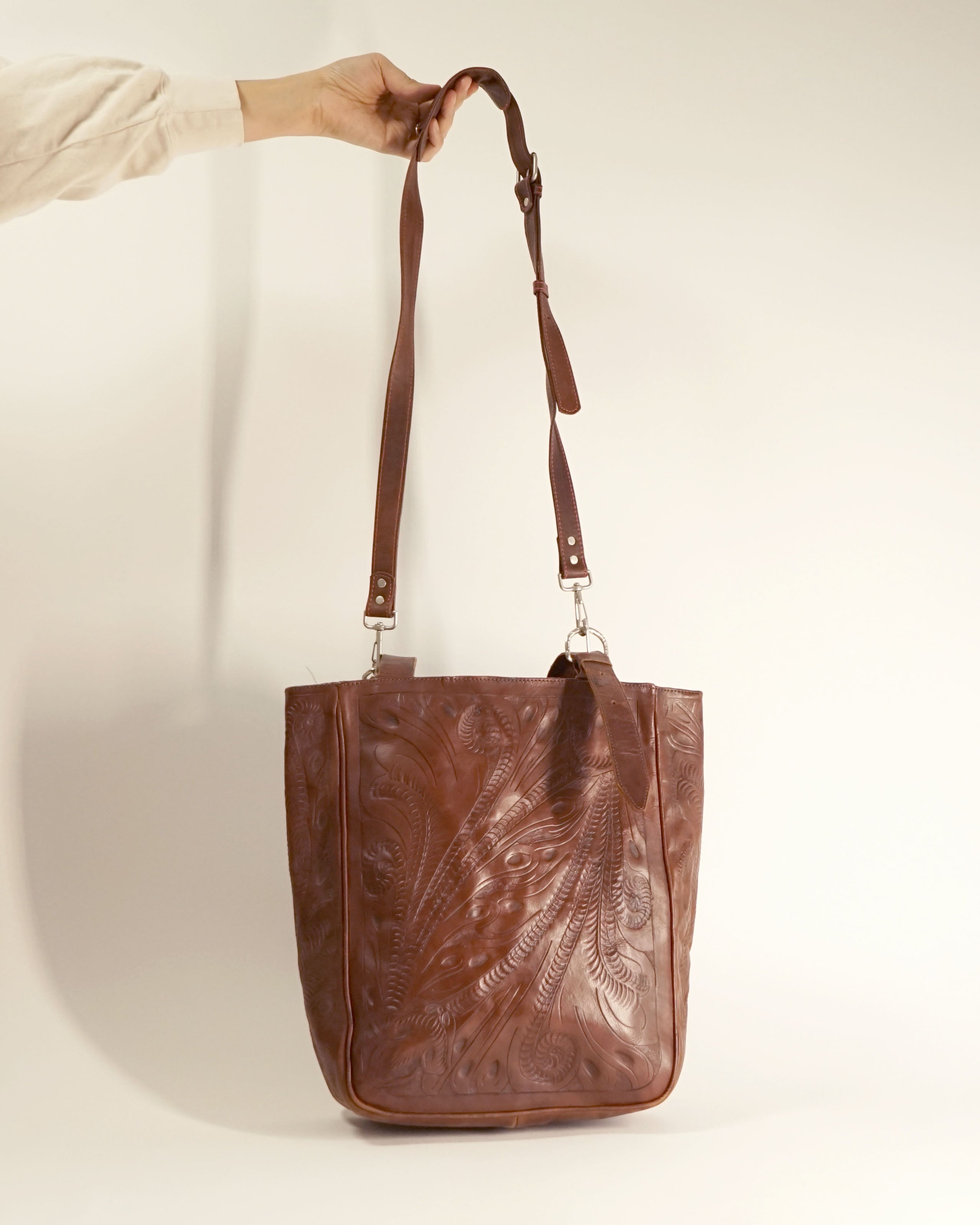 90s Dark Brown Etched Leather Tote Bag w Multiple Straps