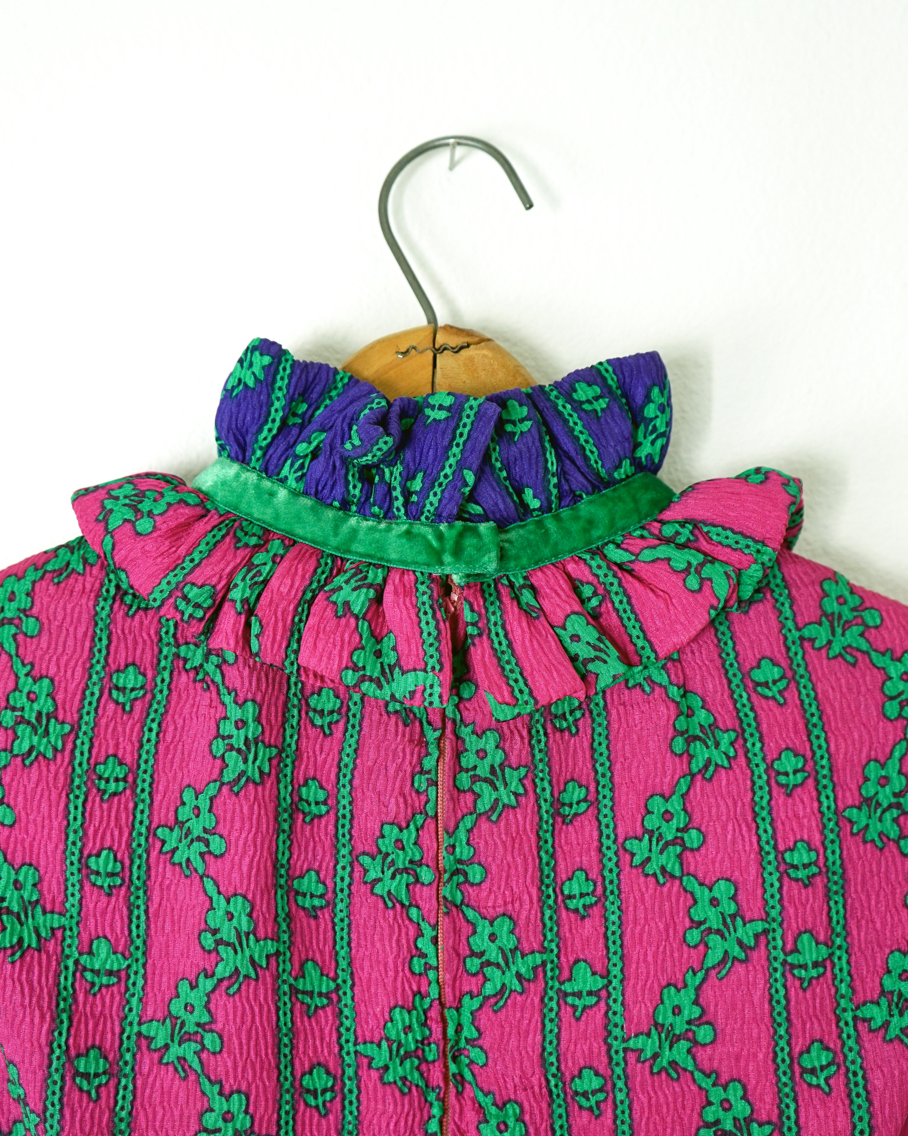 60s Geoffrey Beene Floral Crepe Crinkle Silk w Kelly Green Velvet Trim Dress