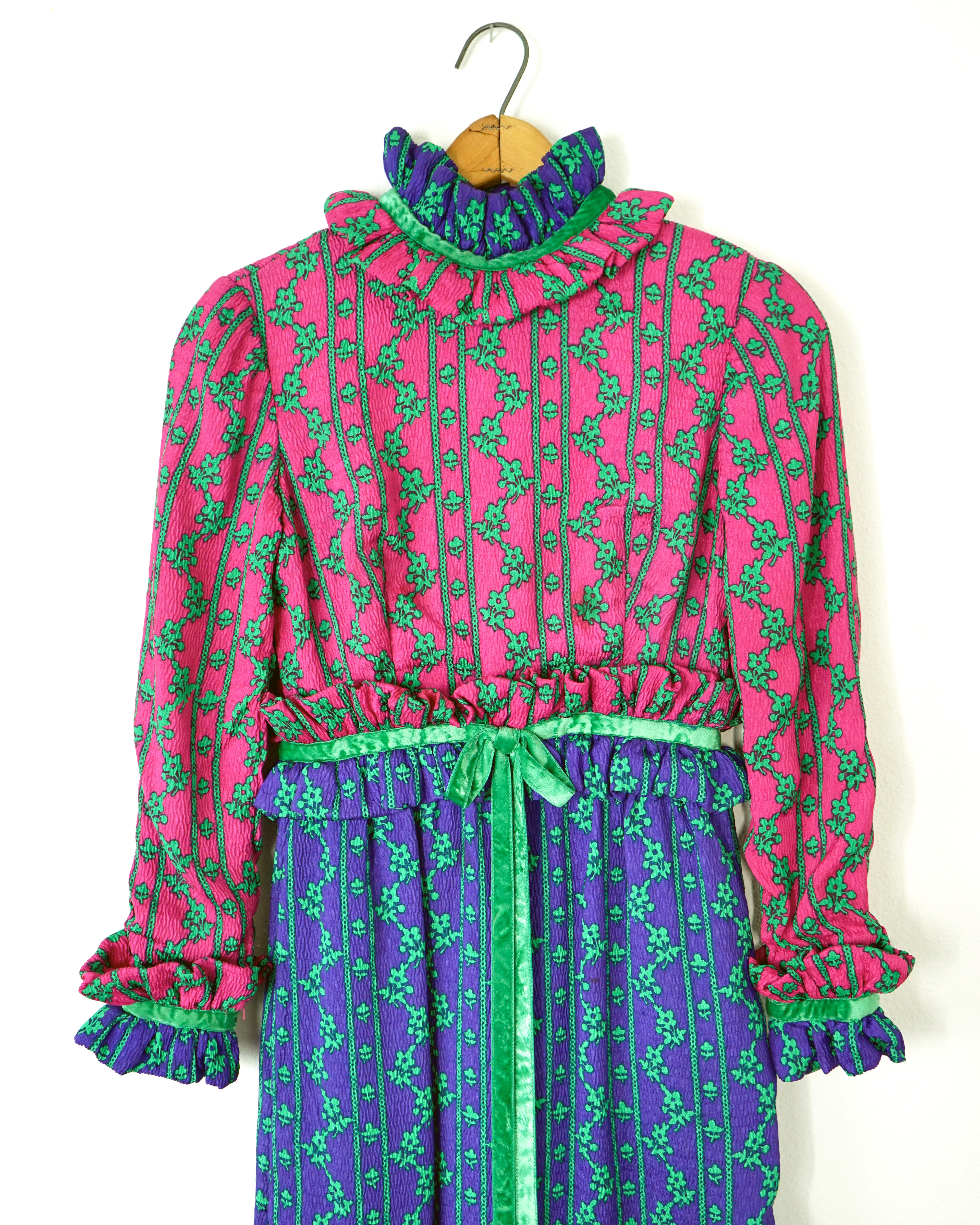 60s Geoffrey Beene Floral Crepe Crinkle Silk w Kelly Green Velvet Trim Dress