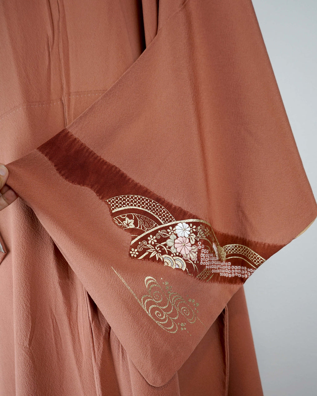 1960s tsukesage kimono with gold thread and embroidery 