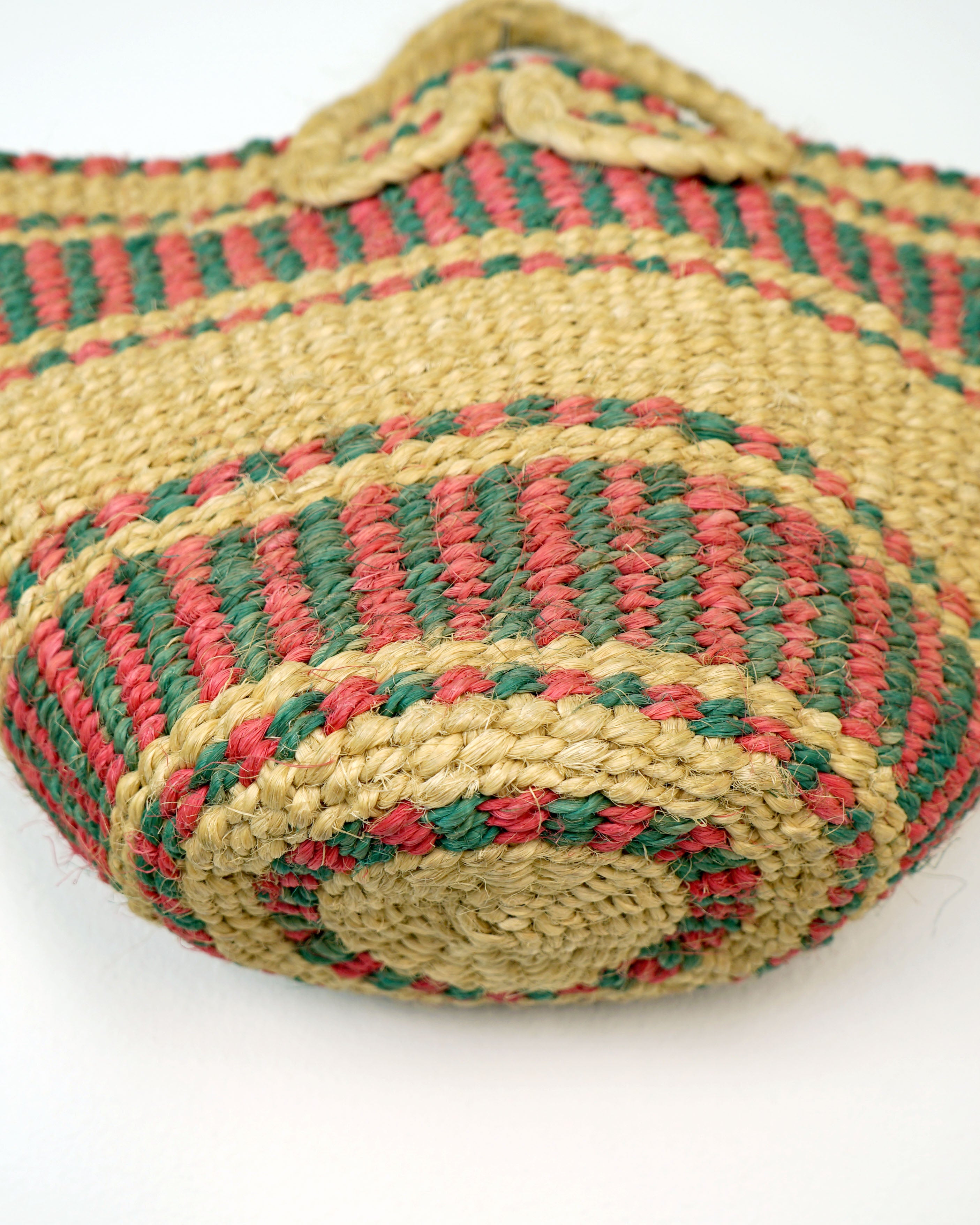 70s Straw Tote Bag with Heart Handles